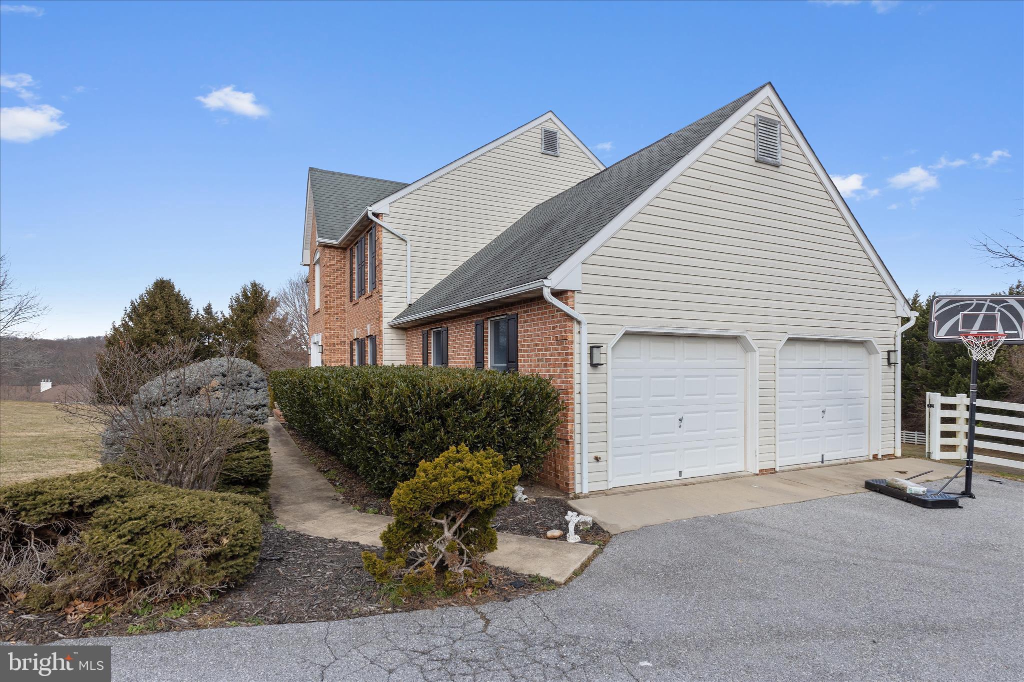 2111 WARREN WAY DRIVE