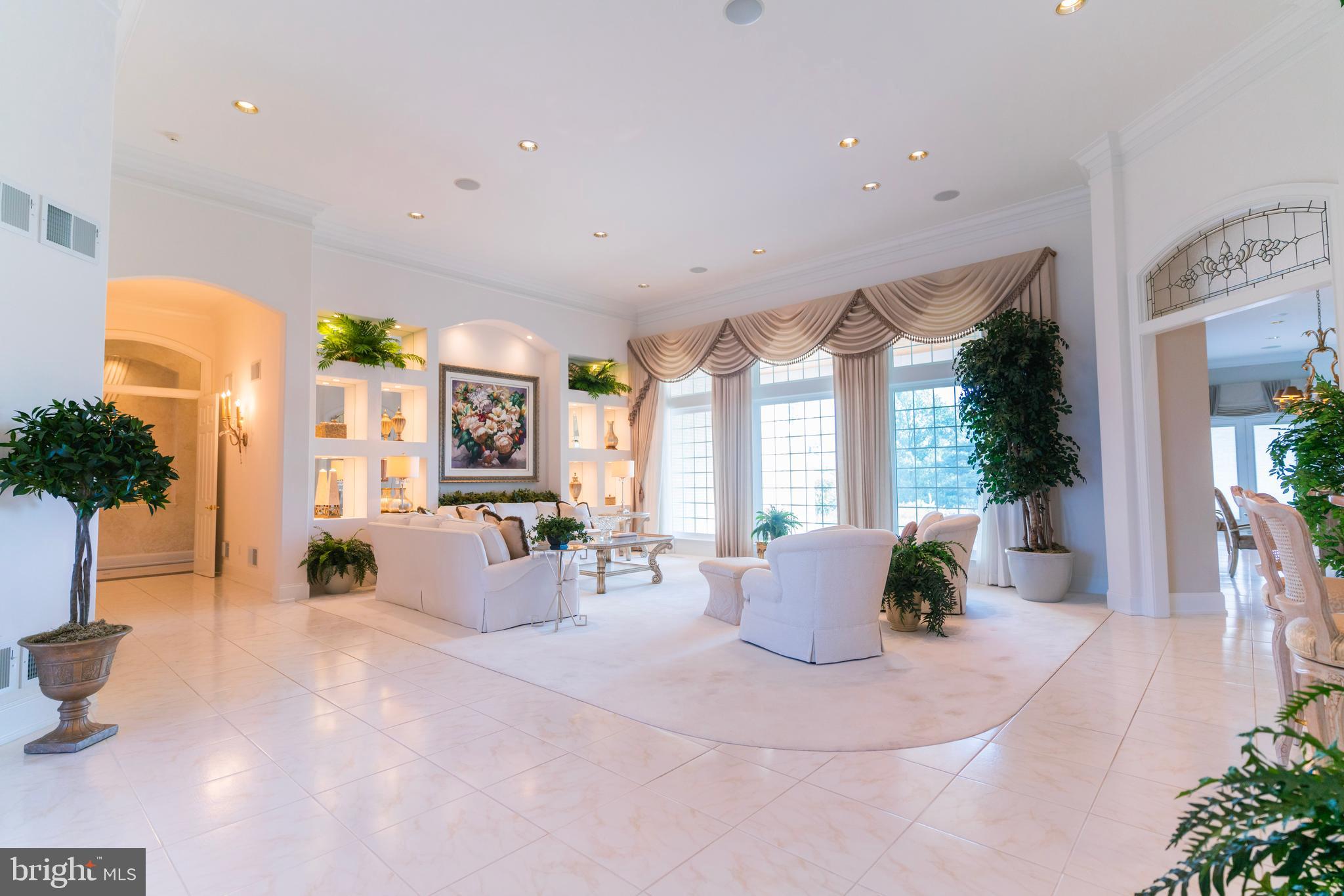 OUTDOOR COUNTRY CLUB - Residential