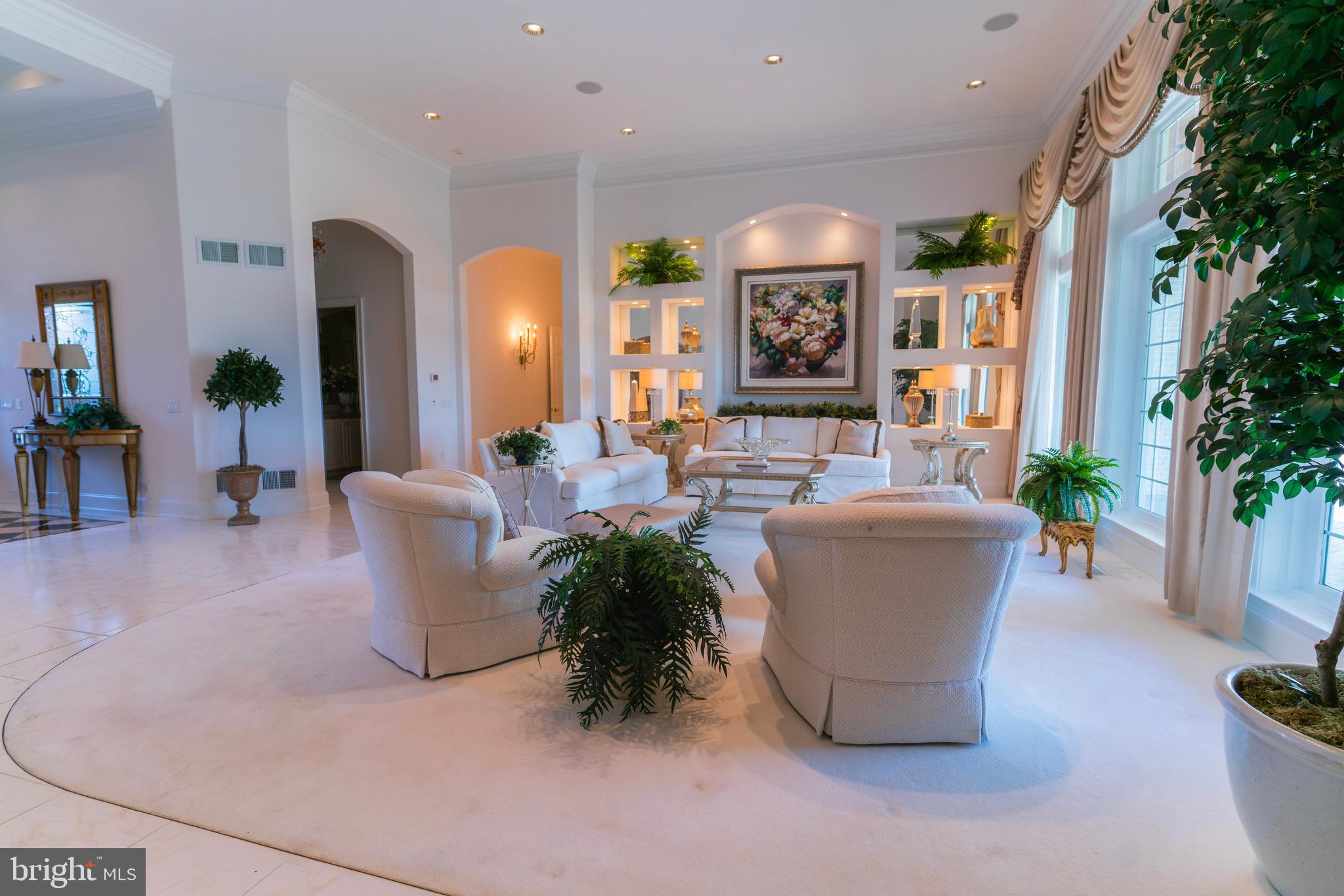 OUTDOOR COUNTRY CLUB - Residential