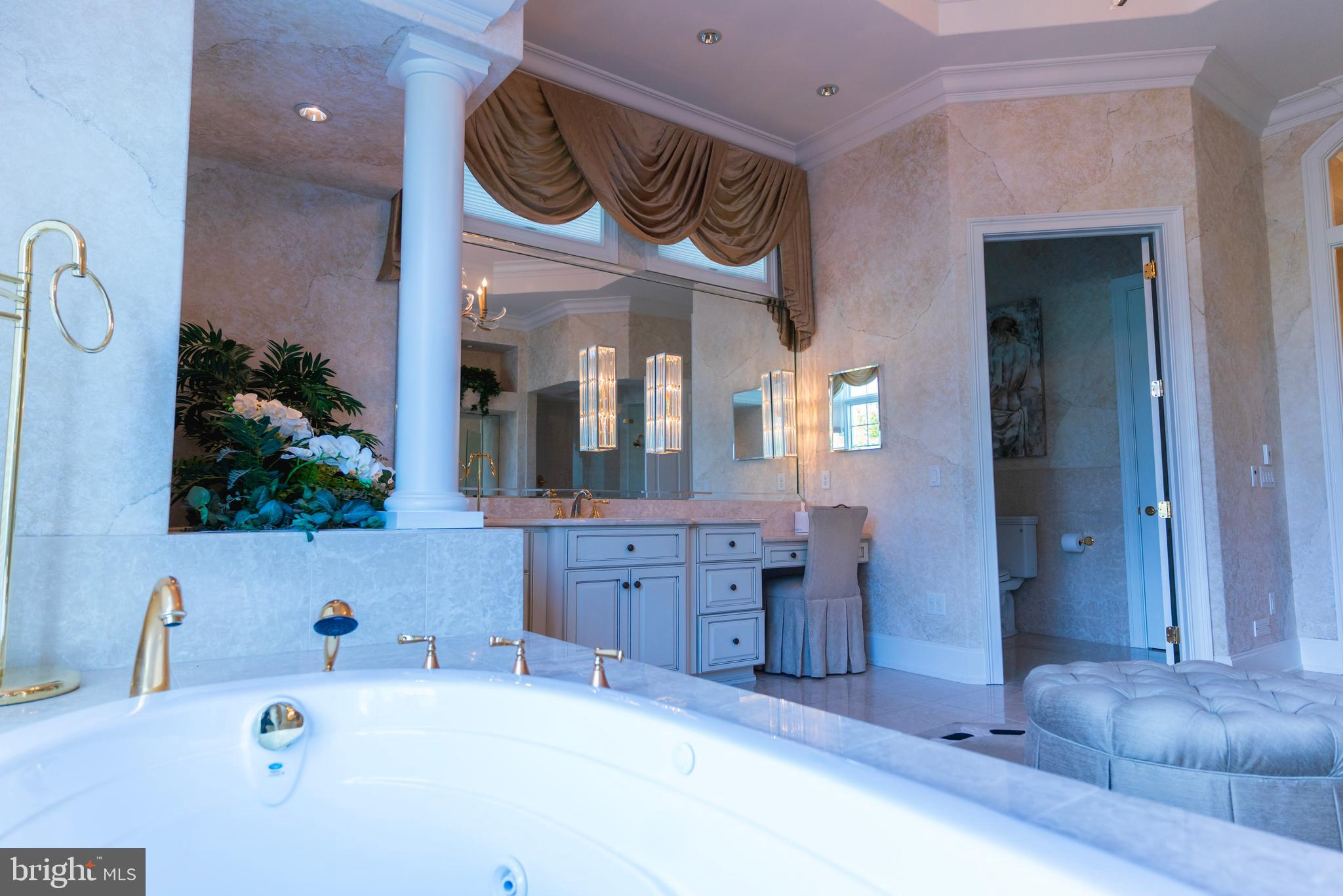 OUTDOOR COUNTRY CLUB - Residential