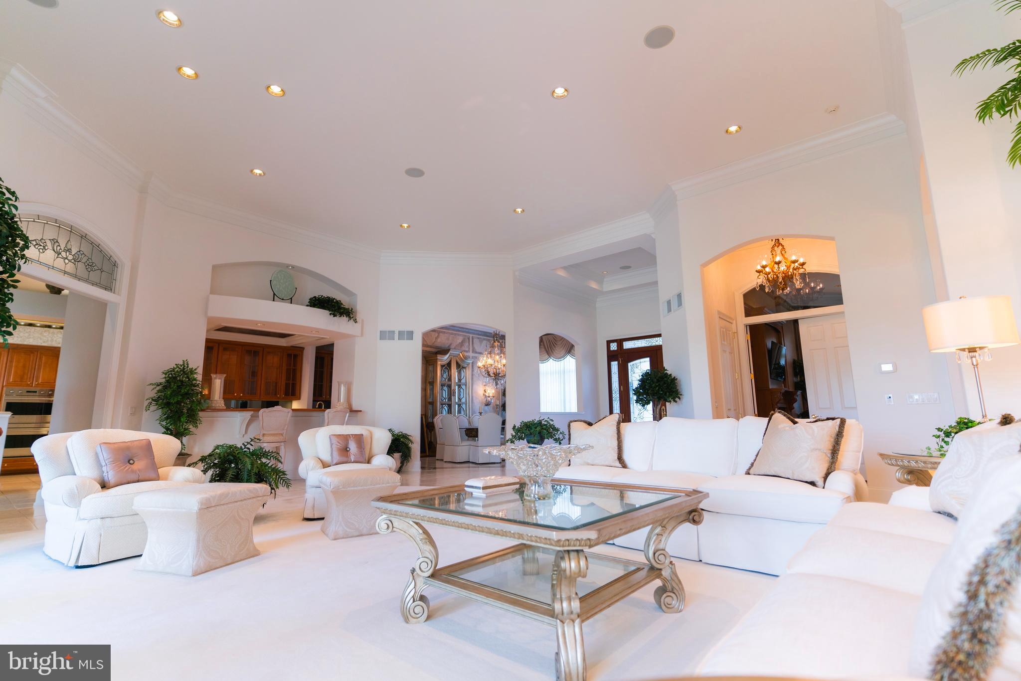 OUTDOOR COUNTRY CLUB - Residential