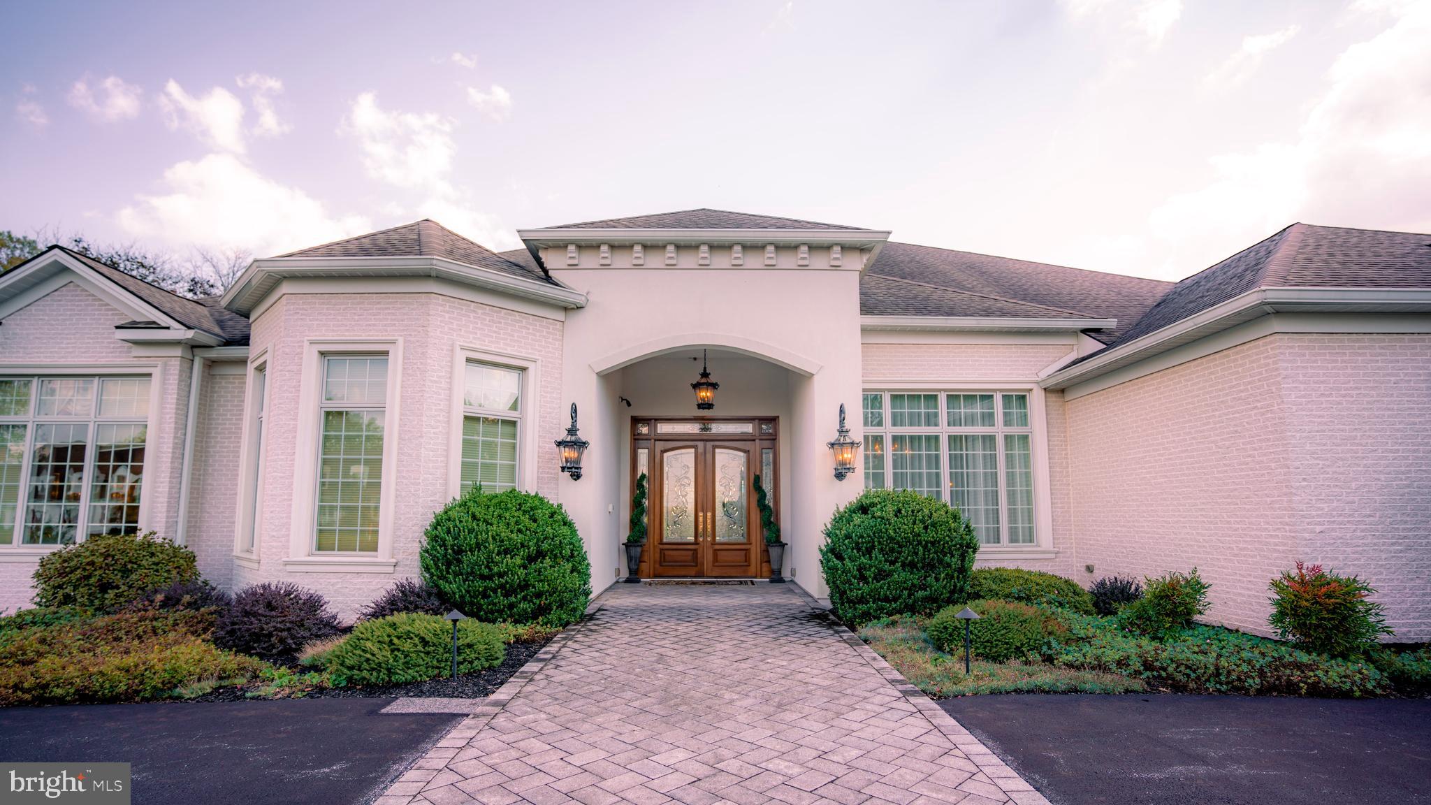 OUTDOOR COUNTRY CLUB - Residential