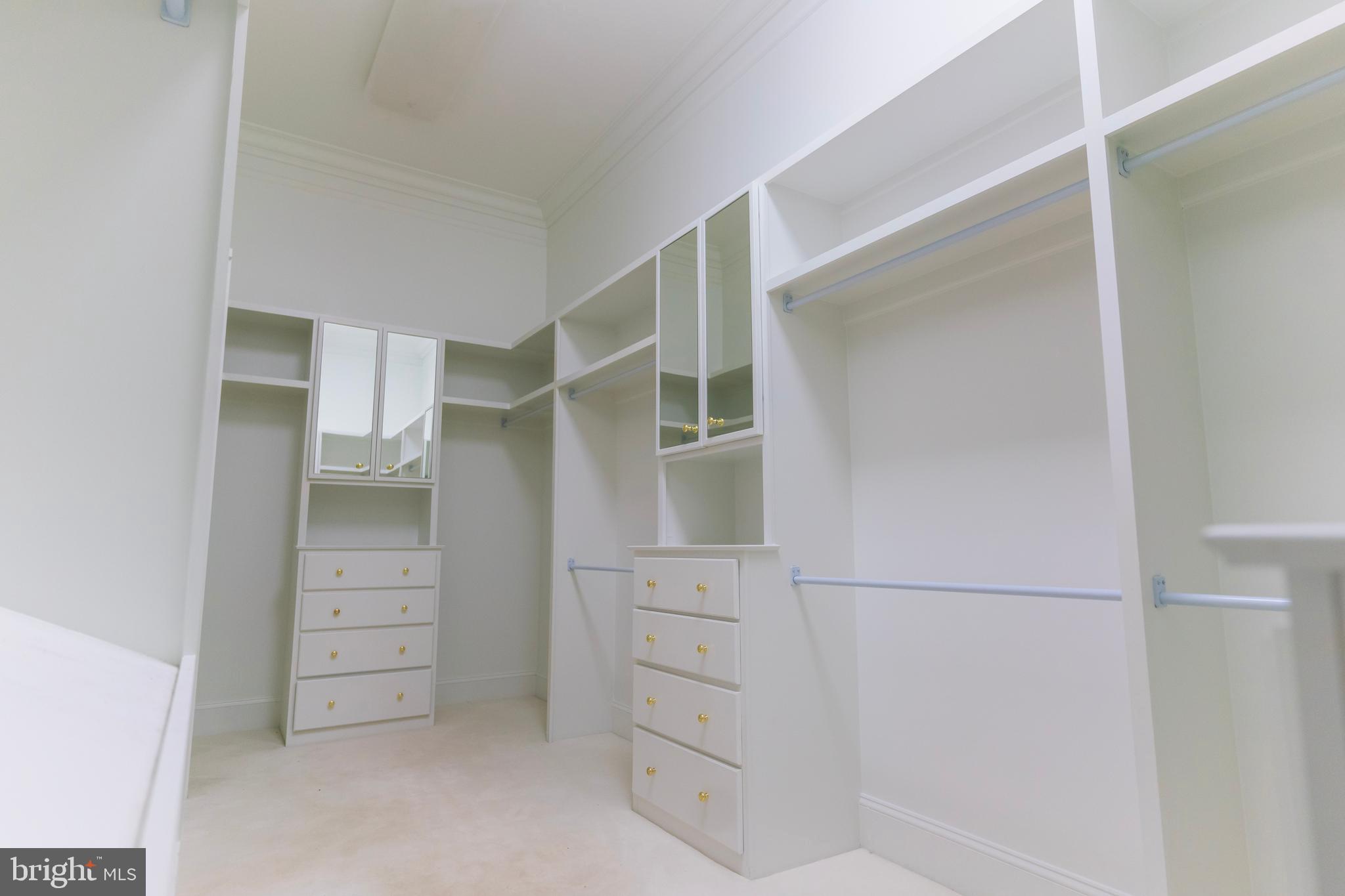 OUTDOOR COUNTRY CLUB - Residential