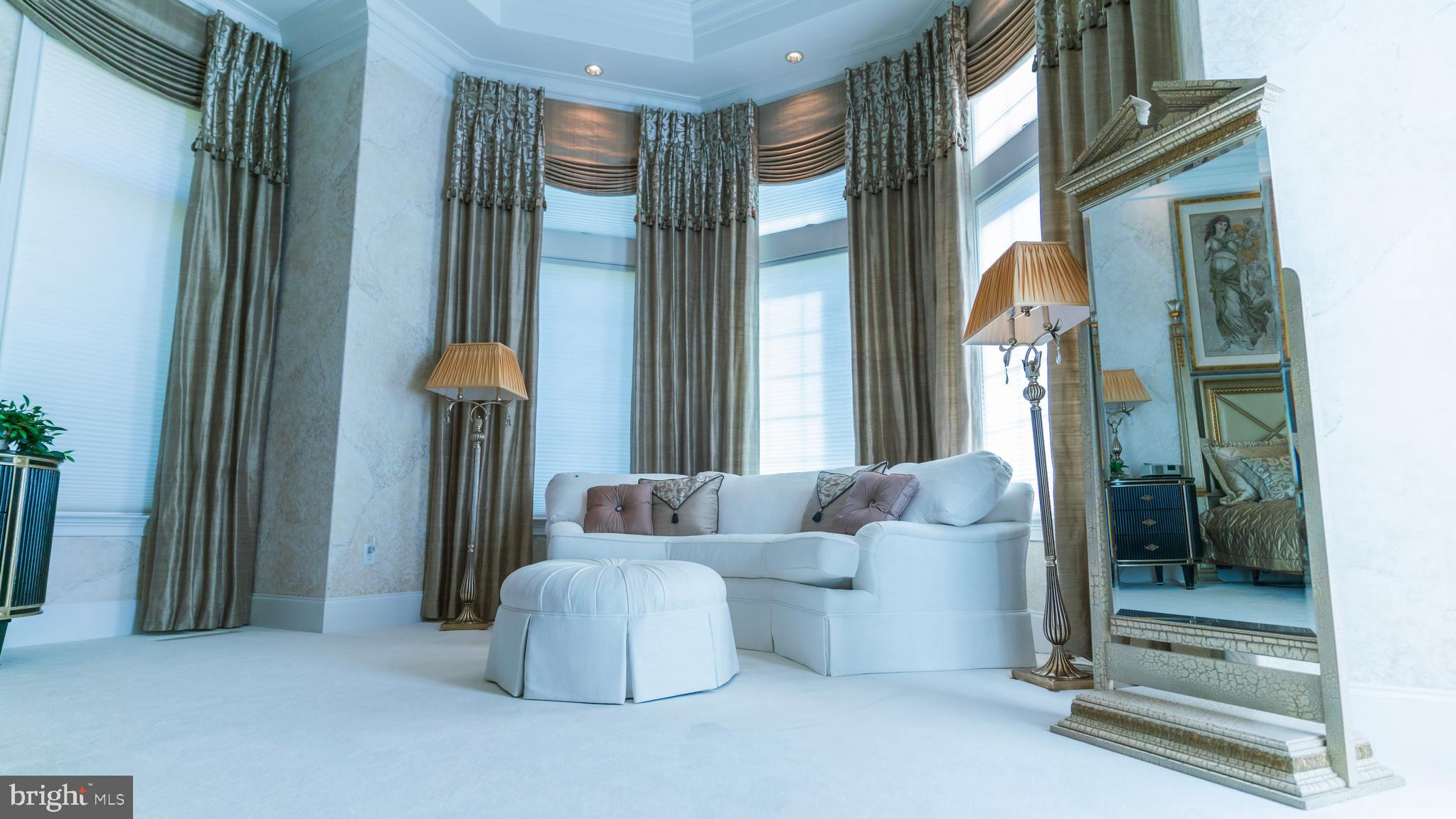 OUTDOOR COUNTRY CLUB - Residential