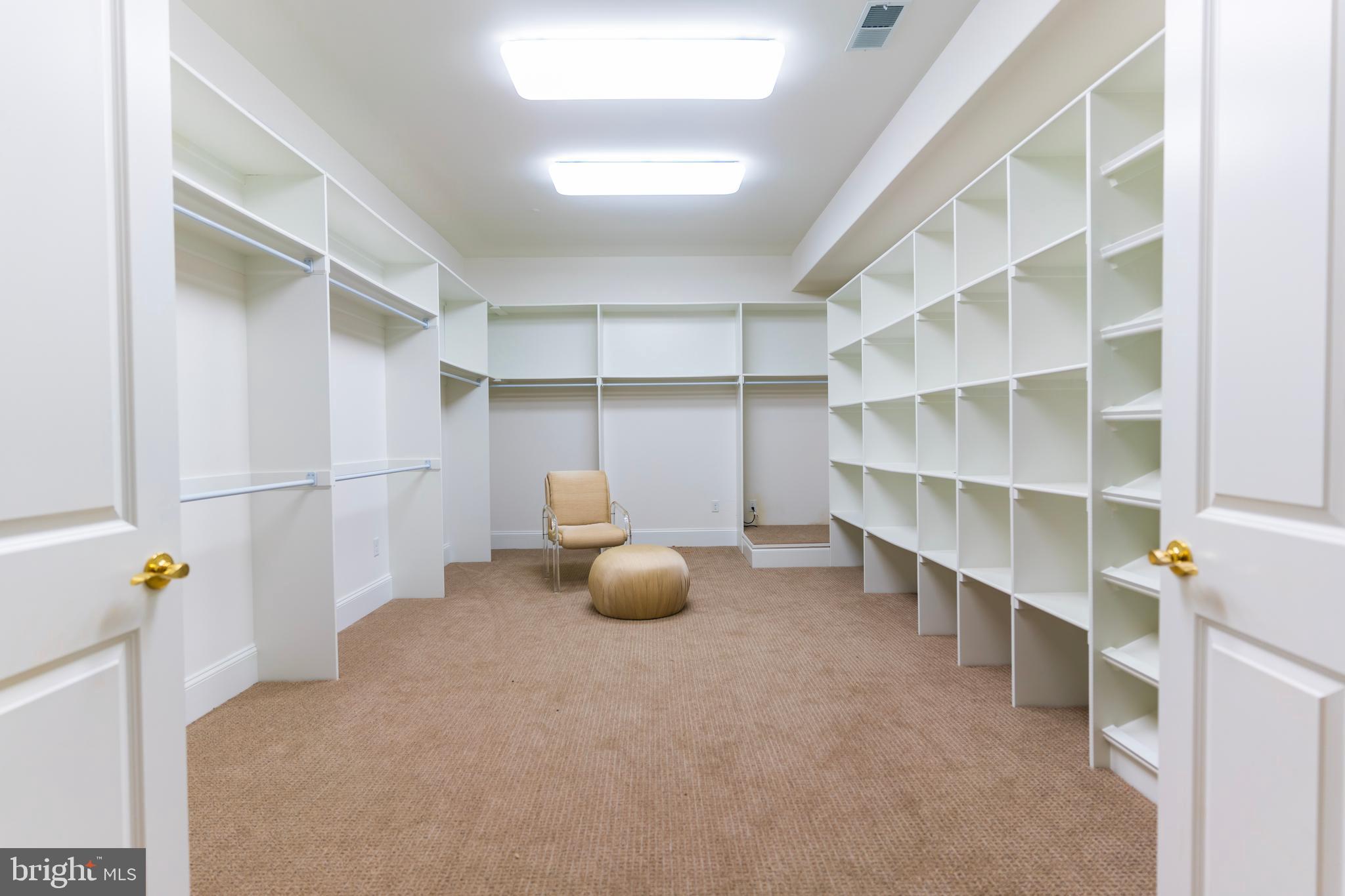 OUTDOOR COUNTRY CLUB - Residential