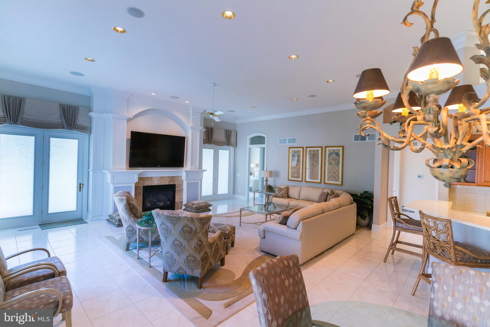 OUTDOOR COUNTRY CLUB - Residential