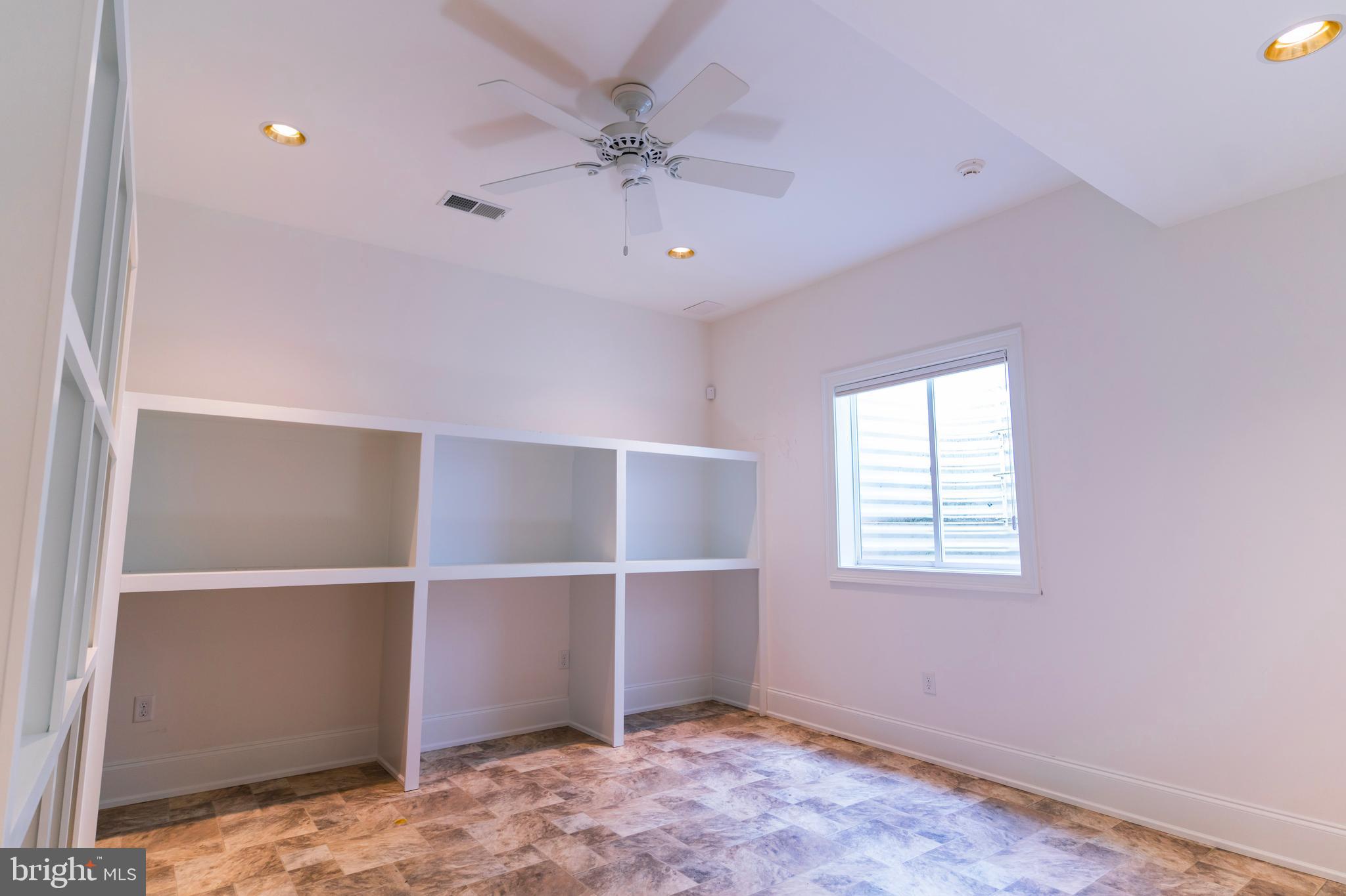 OUTDOOR COUNTRY CLUB - Residential