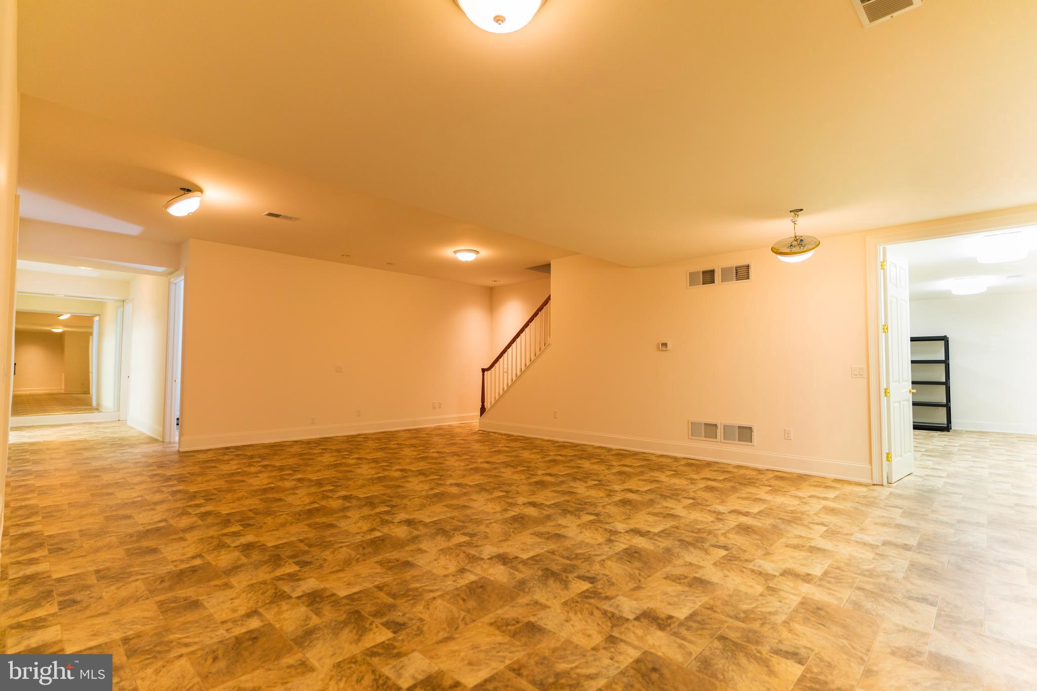 OUTDOOR COUNTRY CLUB - Residential