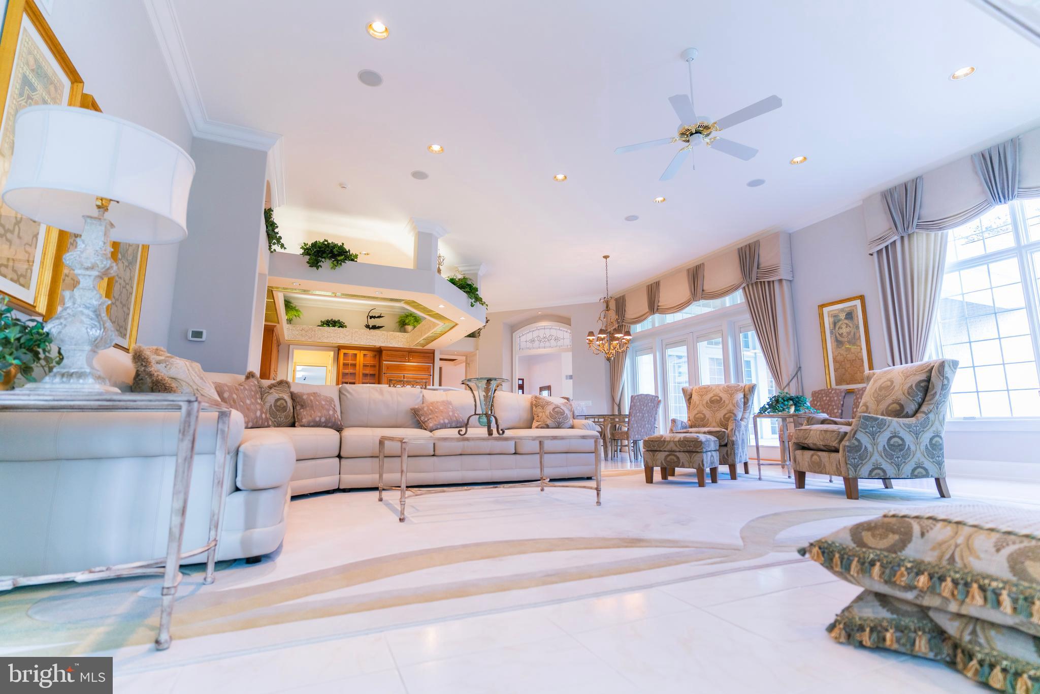 OUTDOOR COUNTRY CLUB - Residential