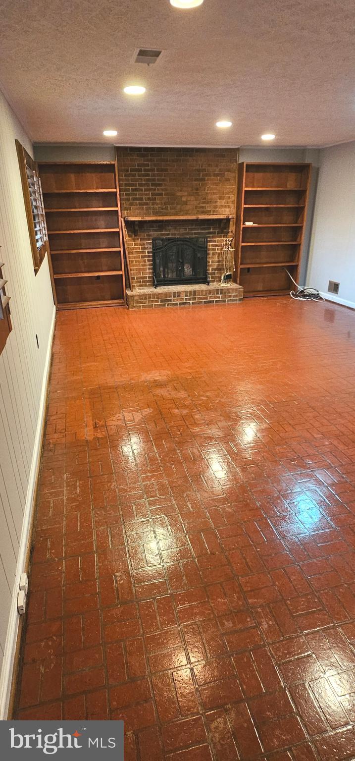 MT VERNON HILLS - Residential