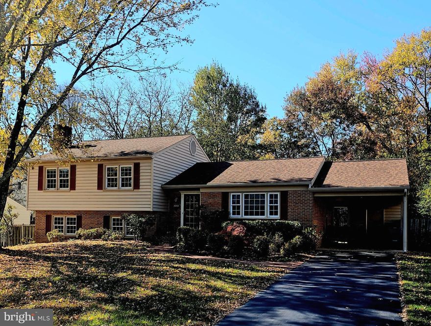 Don’t miss the opportunity to acquire this Move-In Ready, single-owner home on a quiet cul-de-sac. The original owners have lovingly and meticulously maintained this gorgeous split-level home for nearly 50 years. The home features a gourmet kitchen, beautiful solid hardwood flooring through-out the main level, Architectural Grade Roofing, Double Paned Replacement Windows, High Efficiency  HVAC System, and 'Smart' Water Heater, an abundance of added insulation in the attic and SO much more. The Lower level family room features a wood-burning fireplace and there is a 2nd refrigerator in the utility room. Newer Roof has 50 Year Transferable Warranty. The home has just been repainted from top to bottom, the exterior has been thoroughly power washed and new carpeting has just been installed in all three upper-level bedrooms.
Enjoy the convenience of cul-de-sac living, excellent neighbors, a nice walk to George Washington's Mt. Vernon home, several public tennis courts, George Washington Rec Center, elementary and high schools, a very short drive to COSTCO, Home Depot, Walmart, Inova Mount Vernon Hospital, and the beautiful George  Washington Parkway and Biking Trails. The home is certified to be on the land of Washington's five farms.
***** Seller Would Prefer That You Select MBH of Old Town for Closing *****