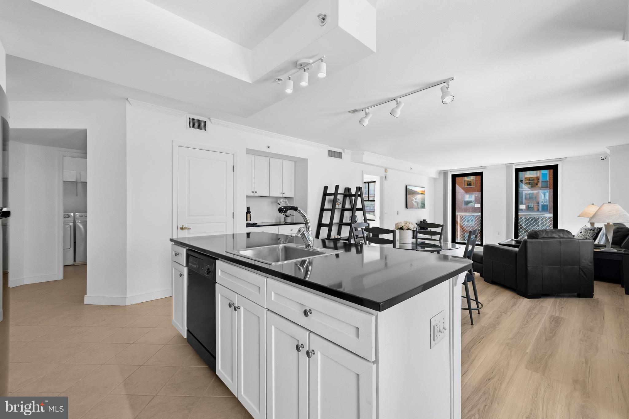 616 E STREET NW 614