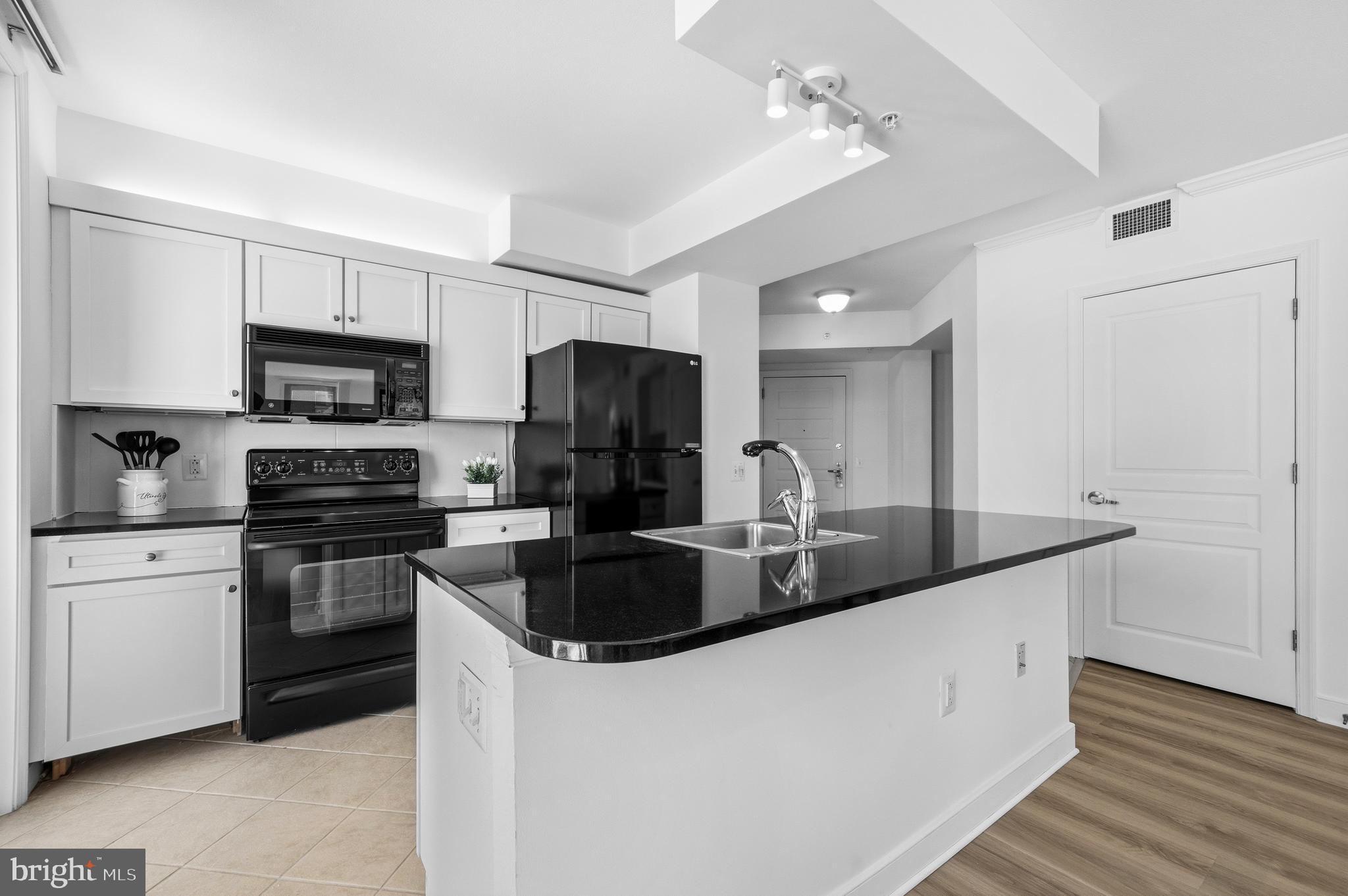 616 E STREET NW 614