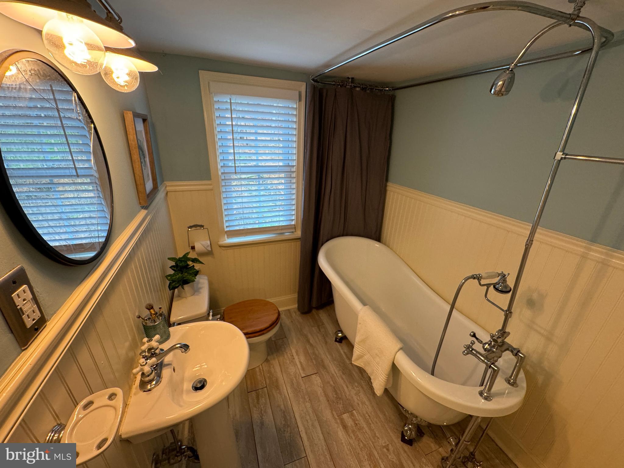 MOUNT WASHINGTON - Residential