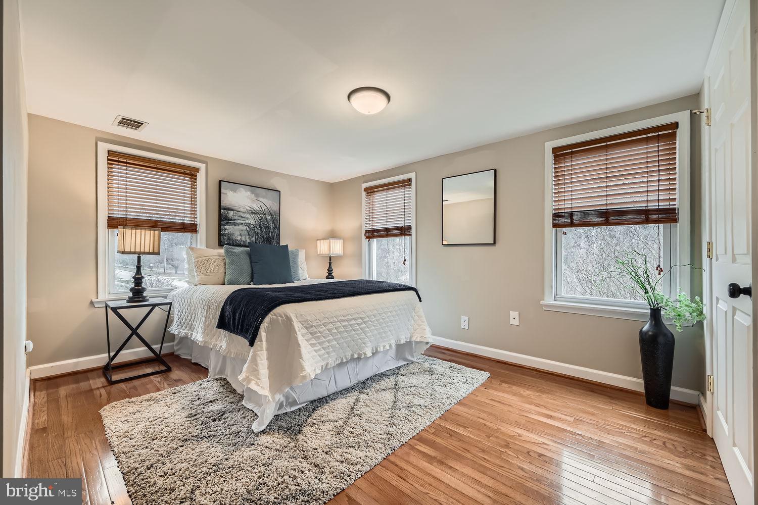 MOUNT WASHINGTON - Residential