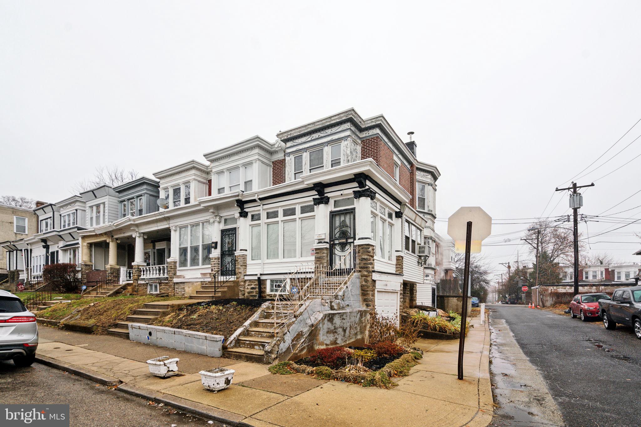 5033 N SMEDLEY STREET