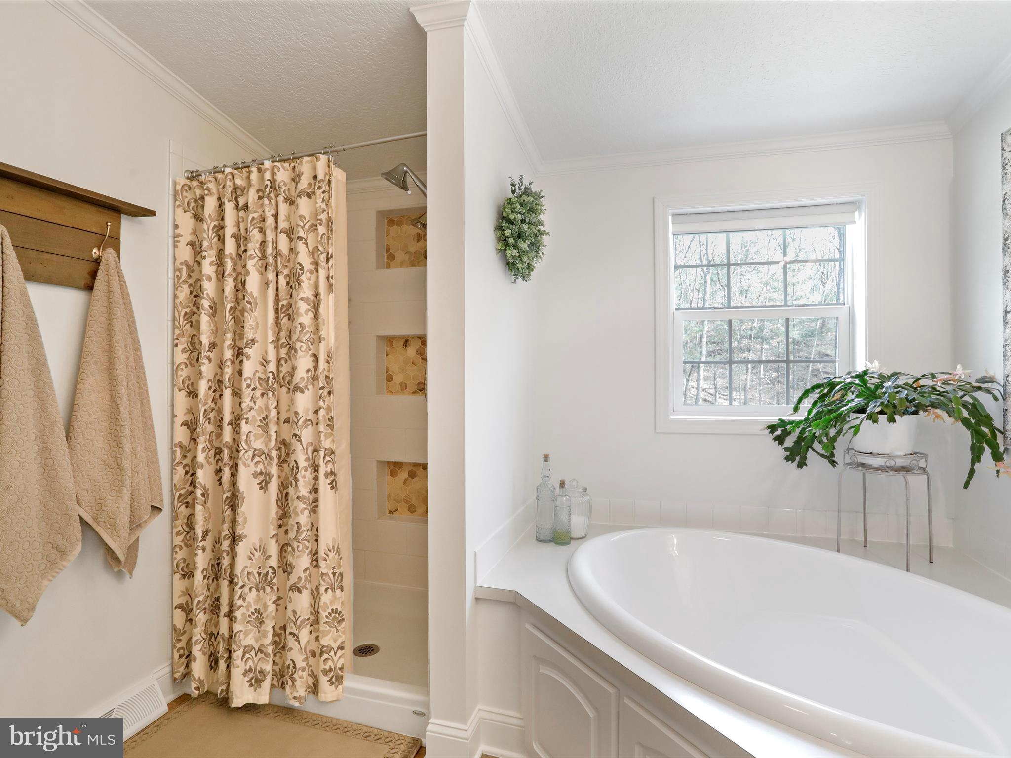 HIDDEN PASS - Residential