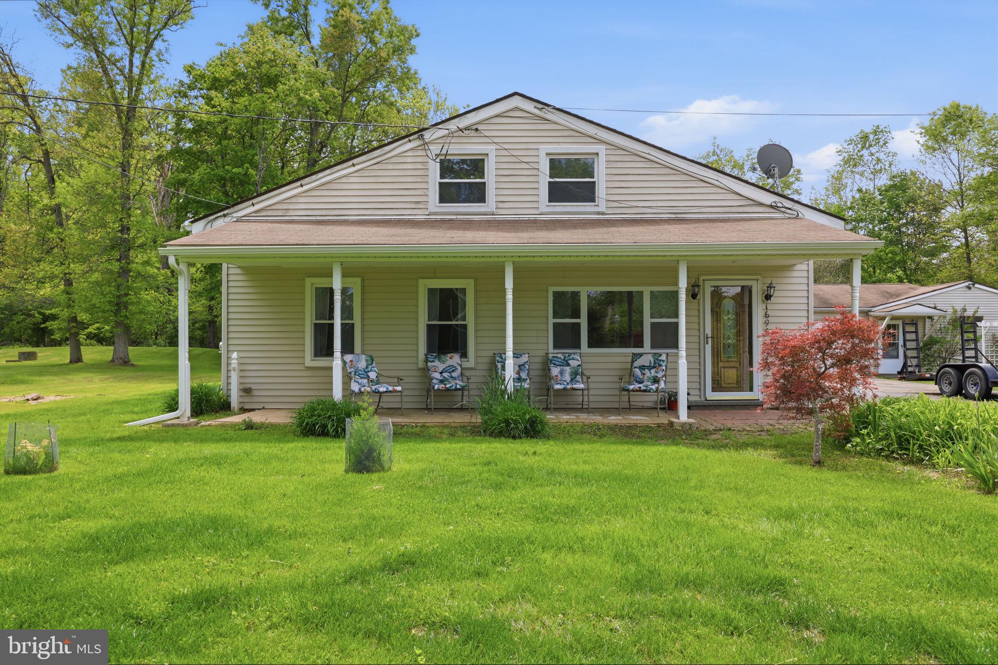 1696 CHESTNUT RIDGE ROAD