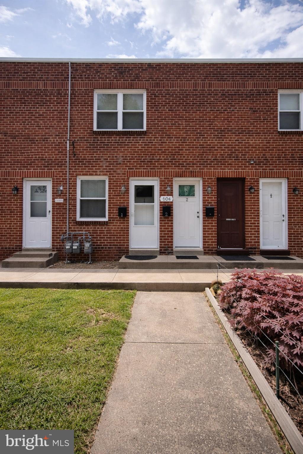 604 17TH STREET NE UNIT 2