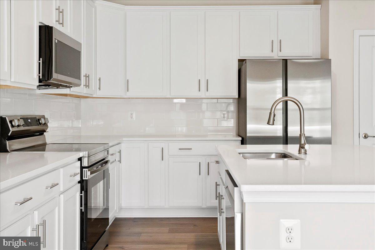 HUNTWELL WEST - Residential