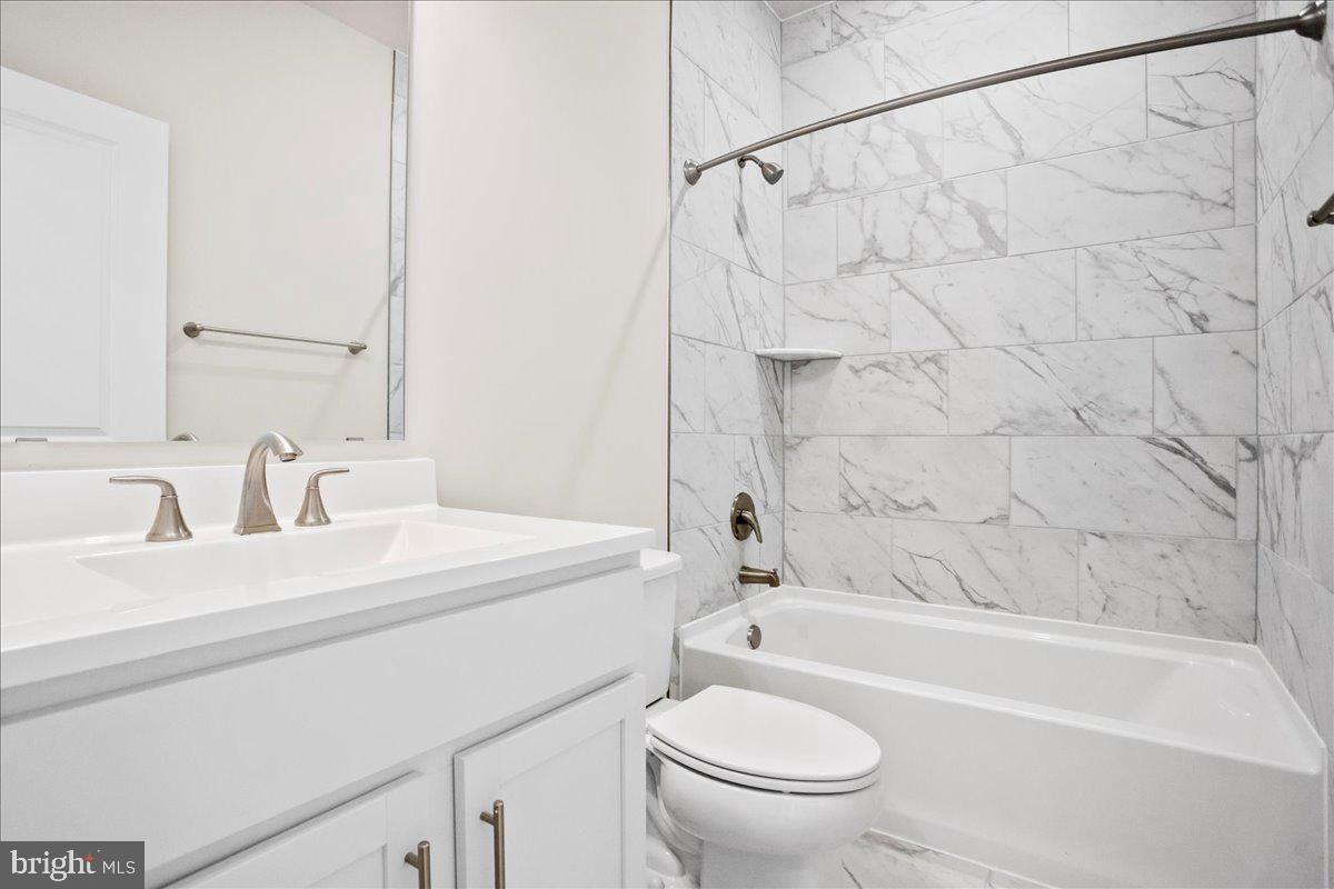 HUNTWELL WEST - Residential