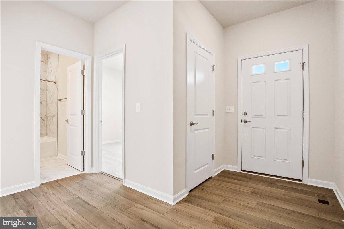 HUNTWELL WEST - Residential