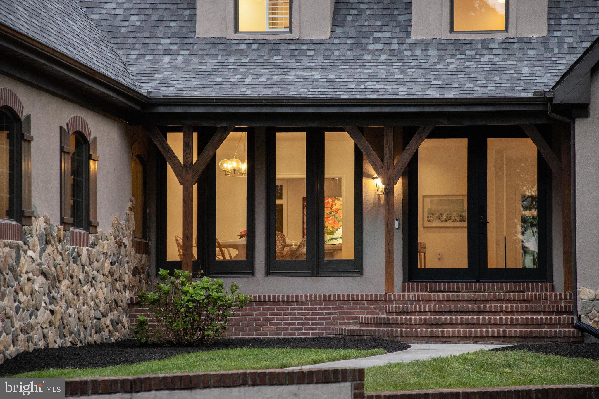 123 GLADE CIRCLE W