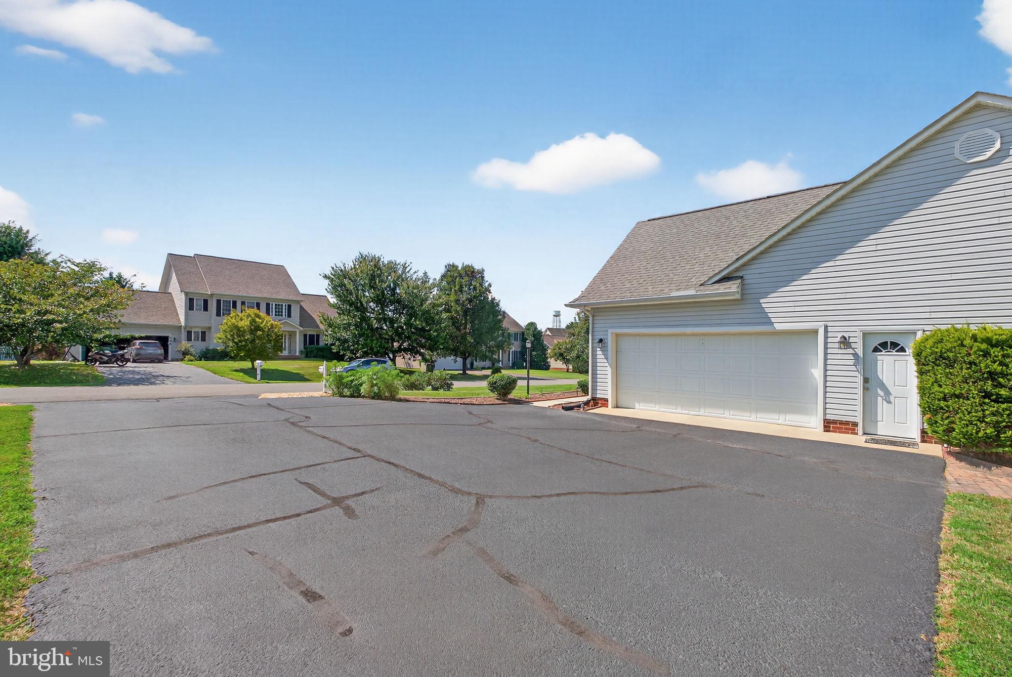 BOWLING GREEN MEADOWS - Residential