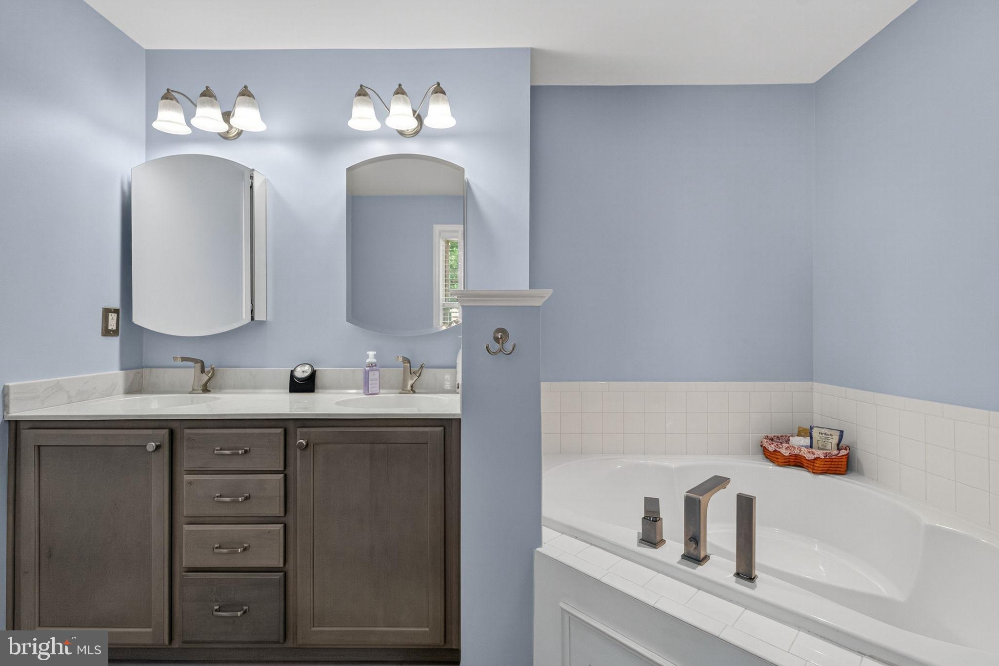 BOWLING GREEN MEADOWS - Residential