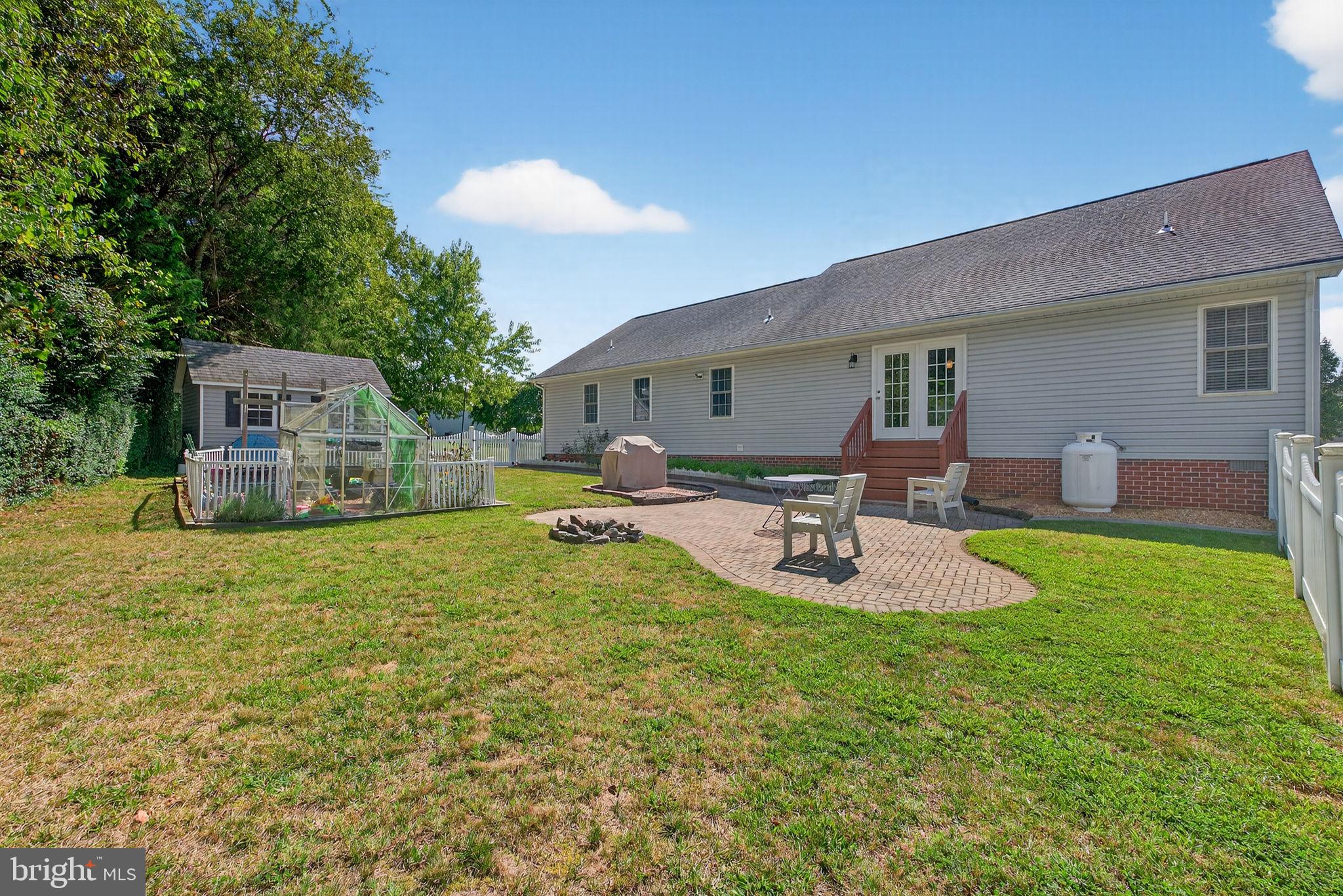 BOWLING GREEN MEADOWS - Residential