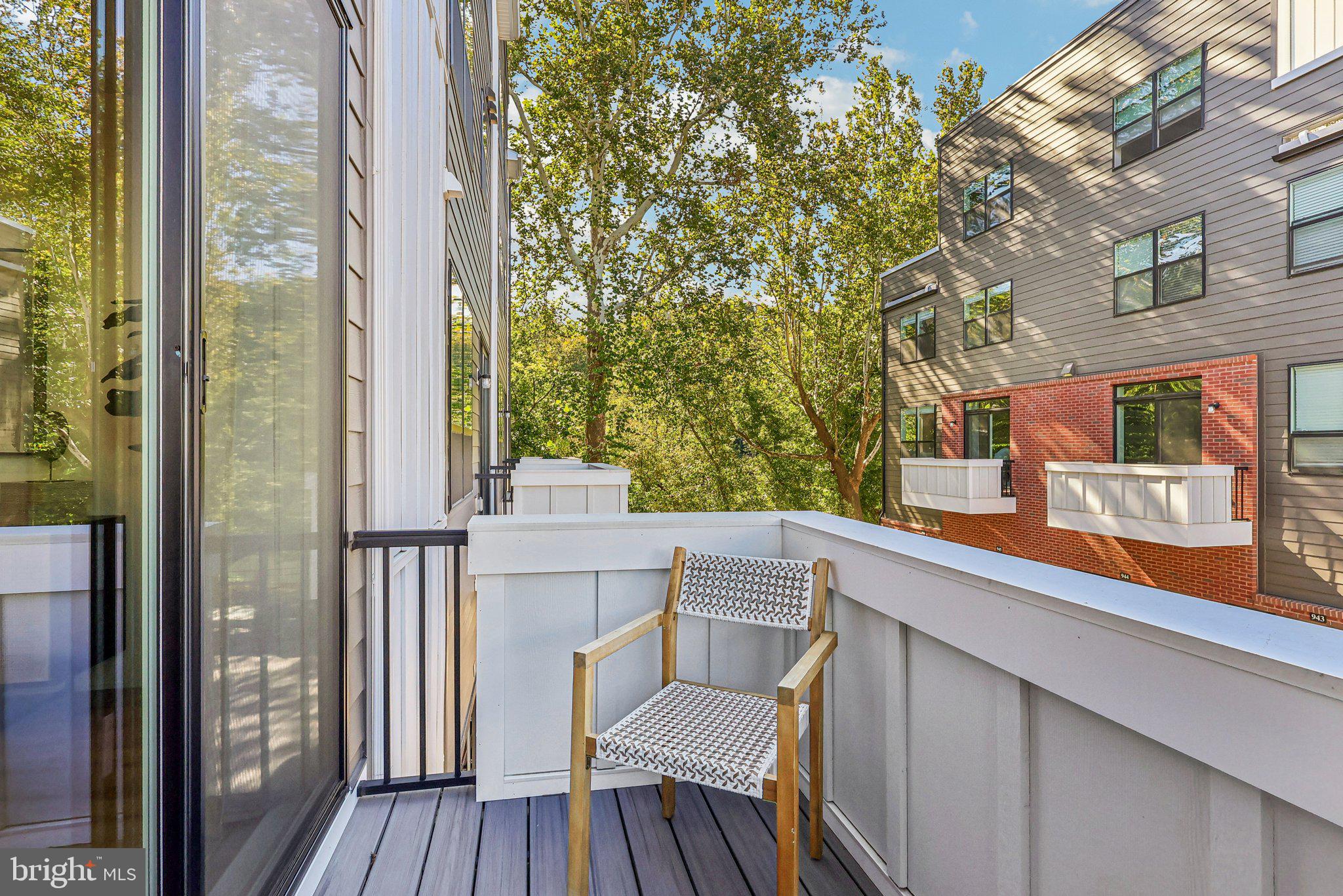 RIVER PLACE - Residential