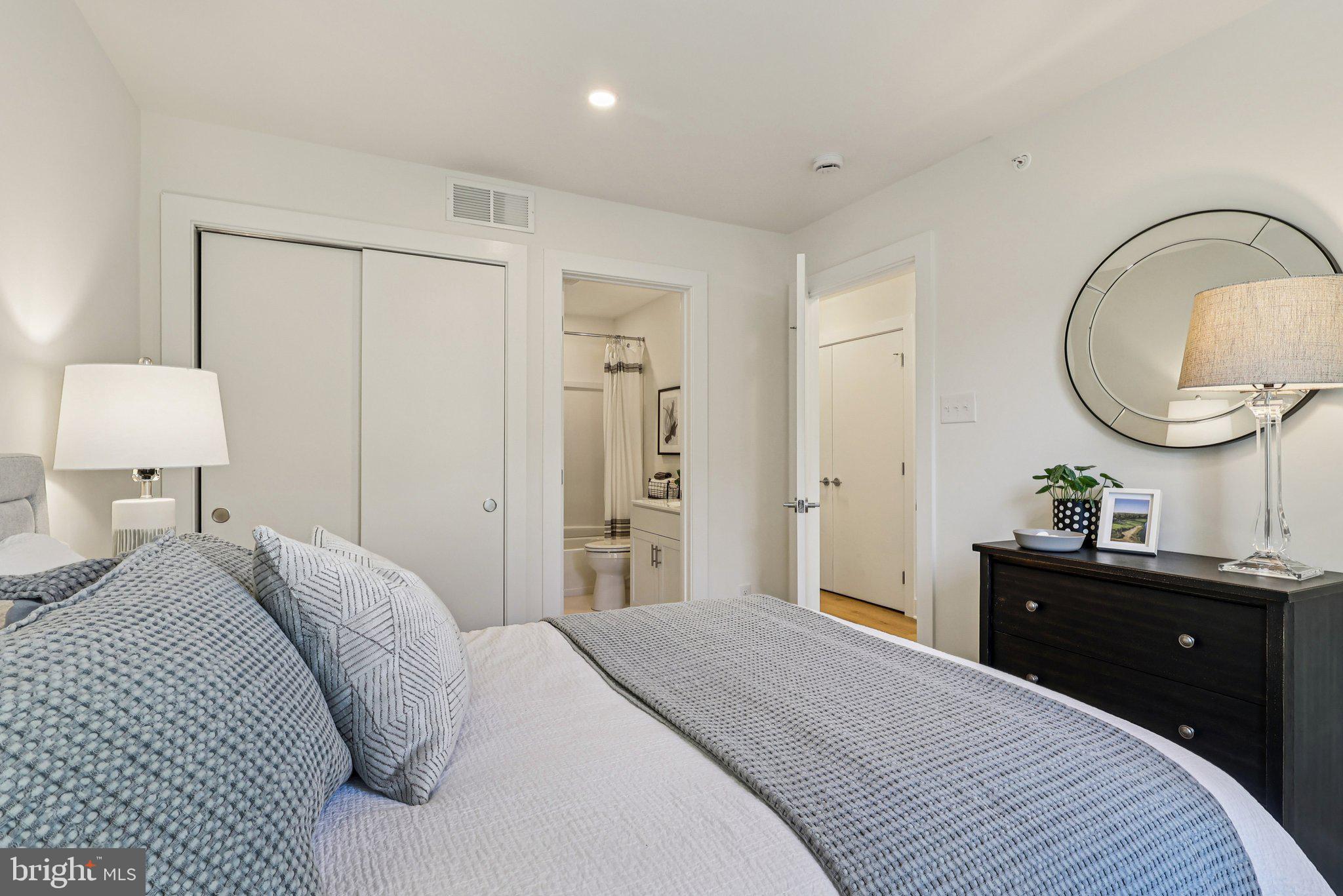 RIVER PLACE - Residential