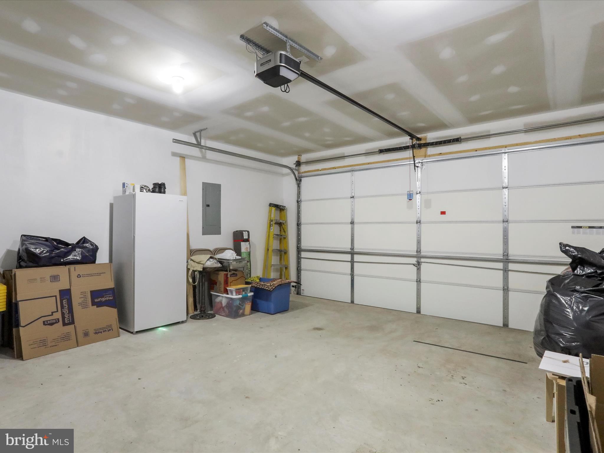 RED HILL - Residential