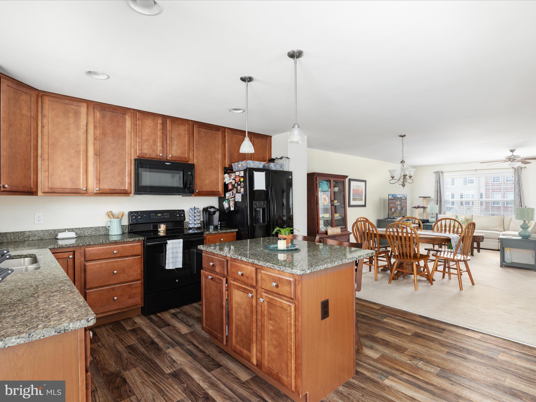 BROOKFIELD - Residential