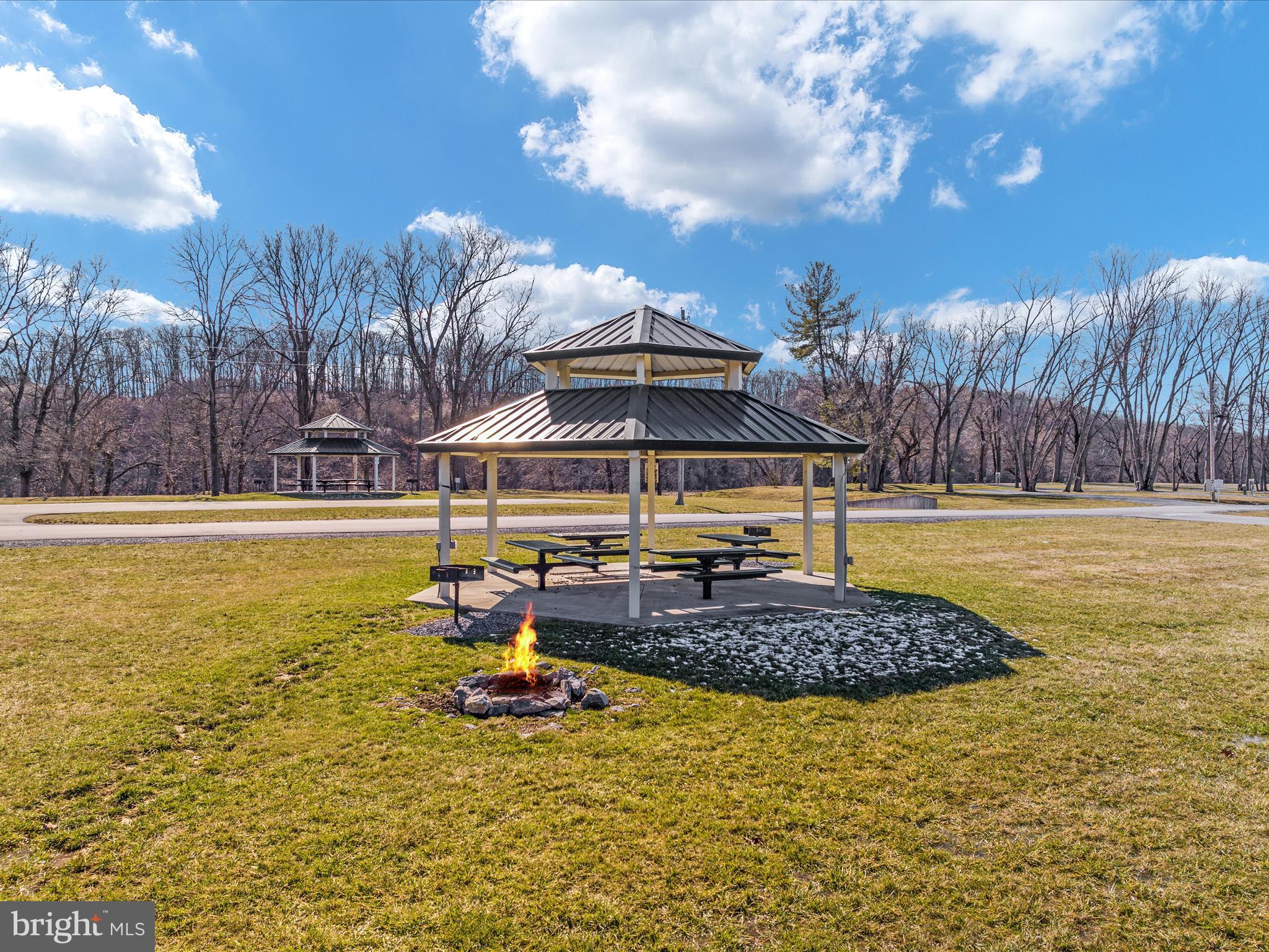 BROOKFIELD - Residential