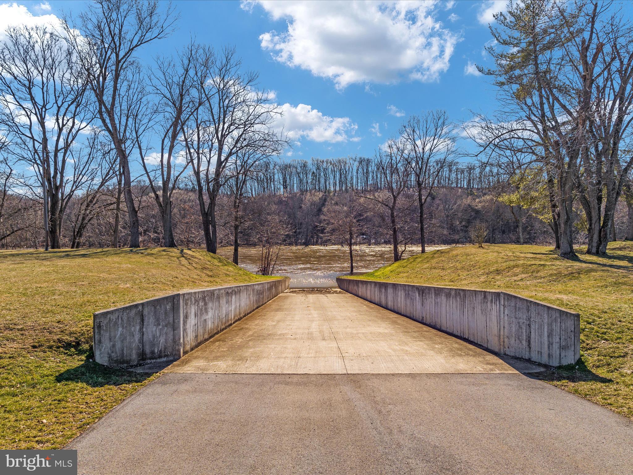 BROOKFIELD - Residential
