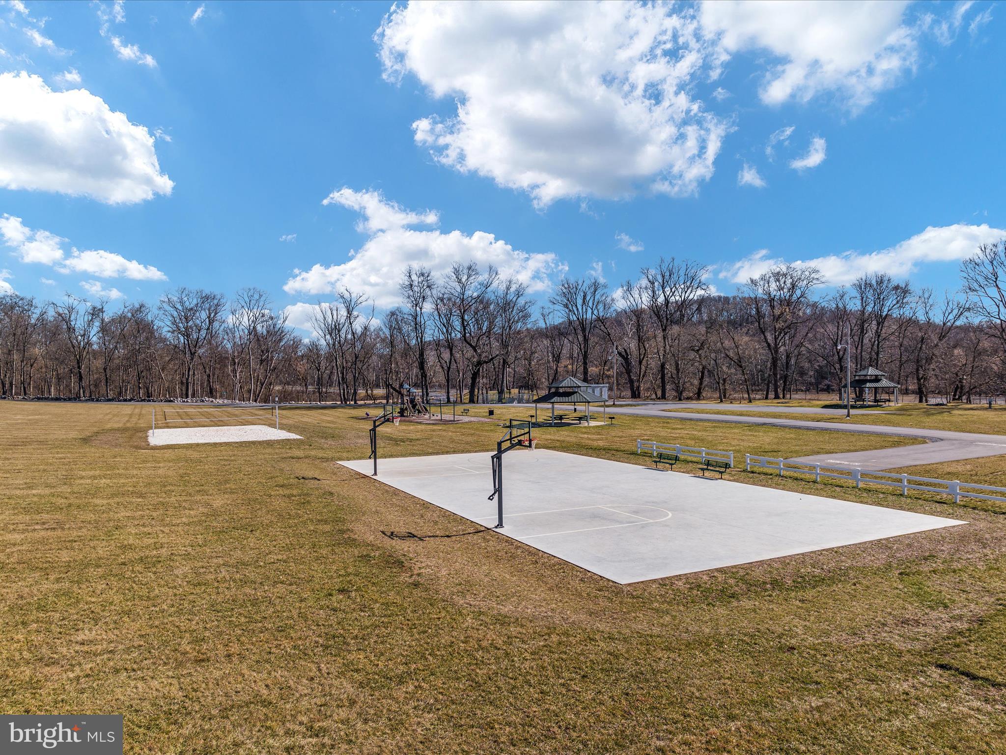 BROOKFIELD - Residential