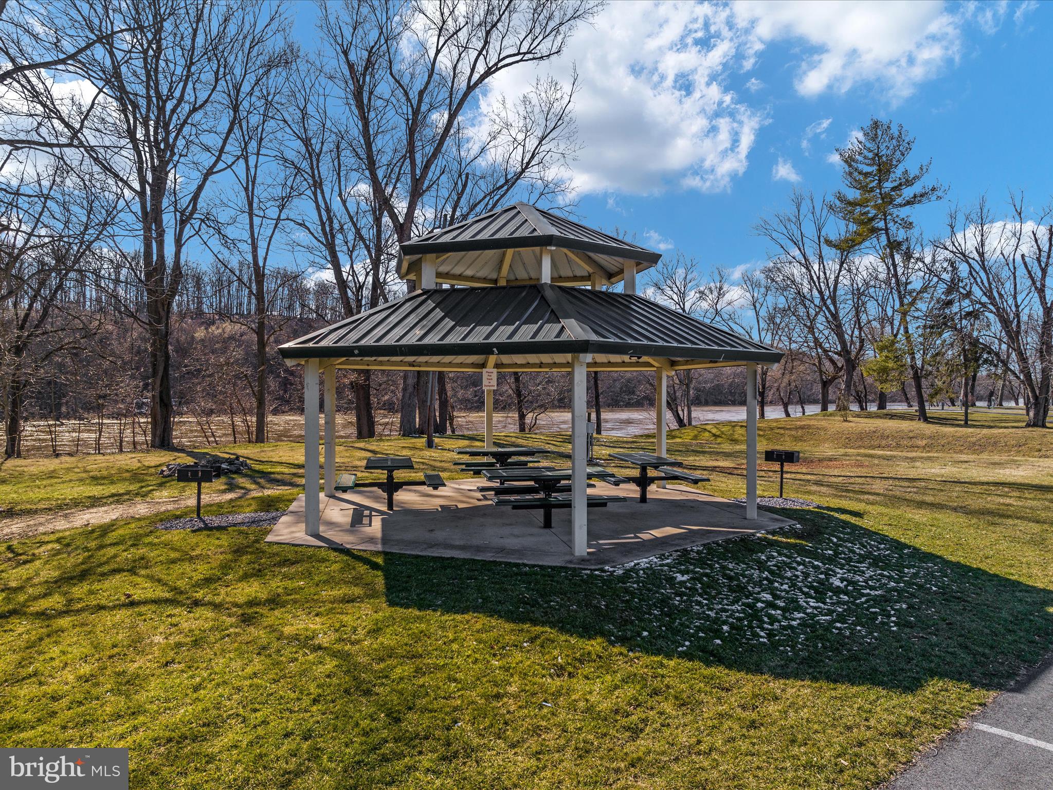 BROOKFIELD - Residential