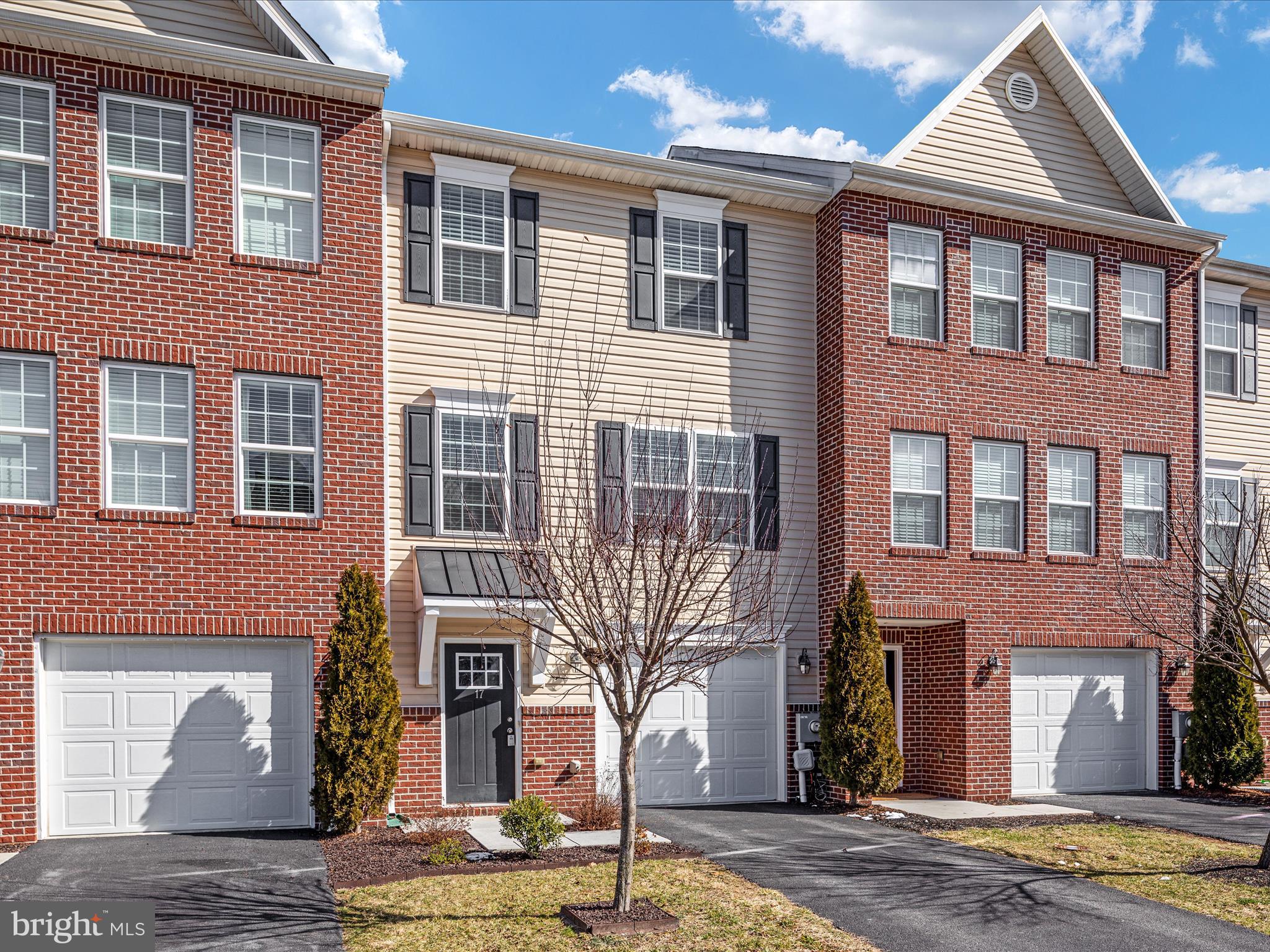 BROOKFIELD - Residential