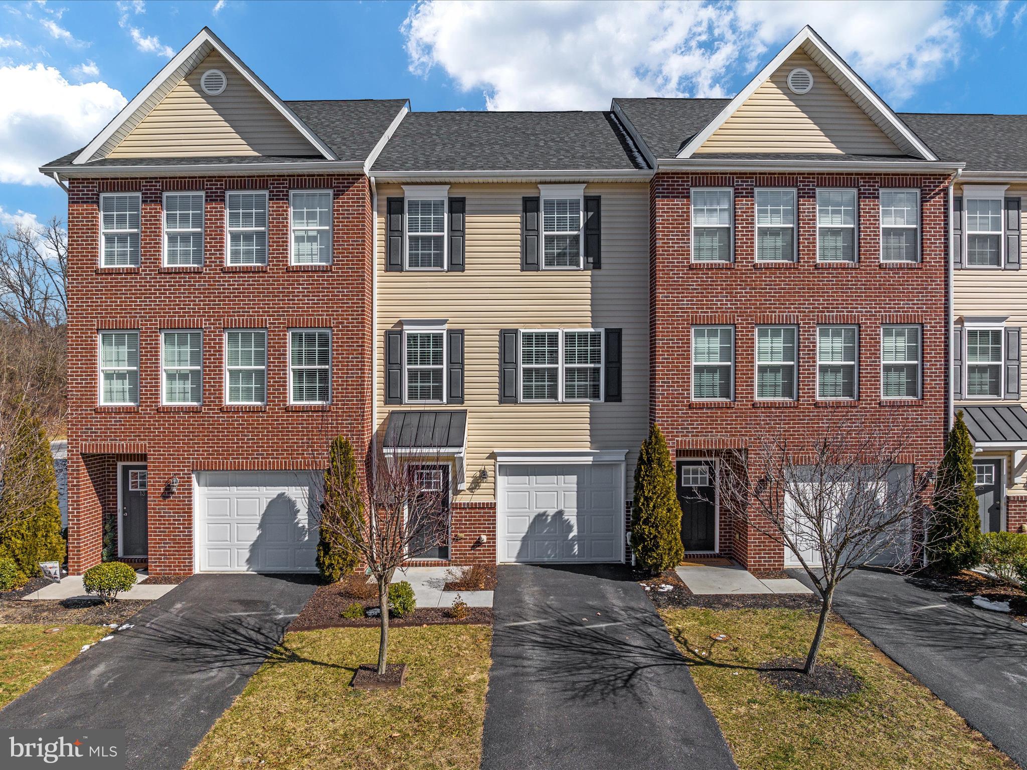 BROOKFIELD - Residential