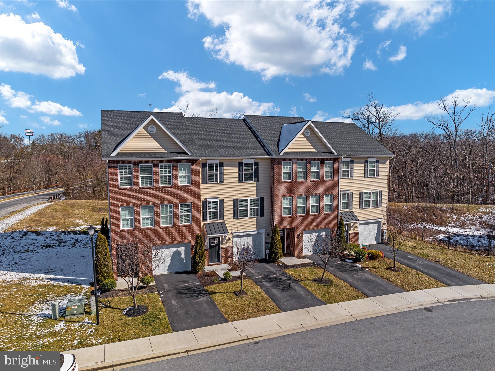 BROOKFIELD - Residential