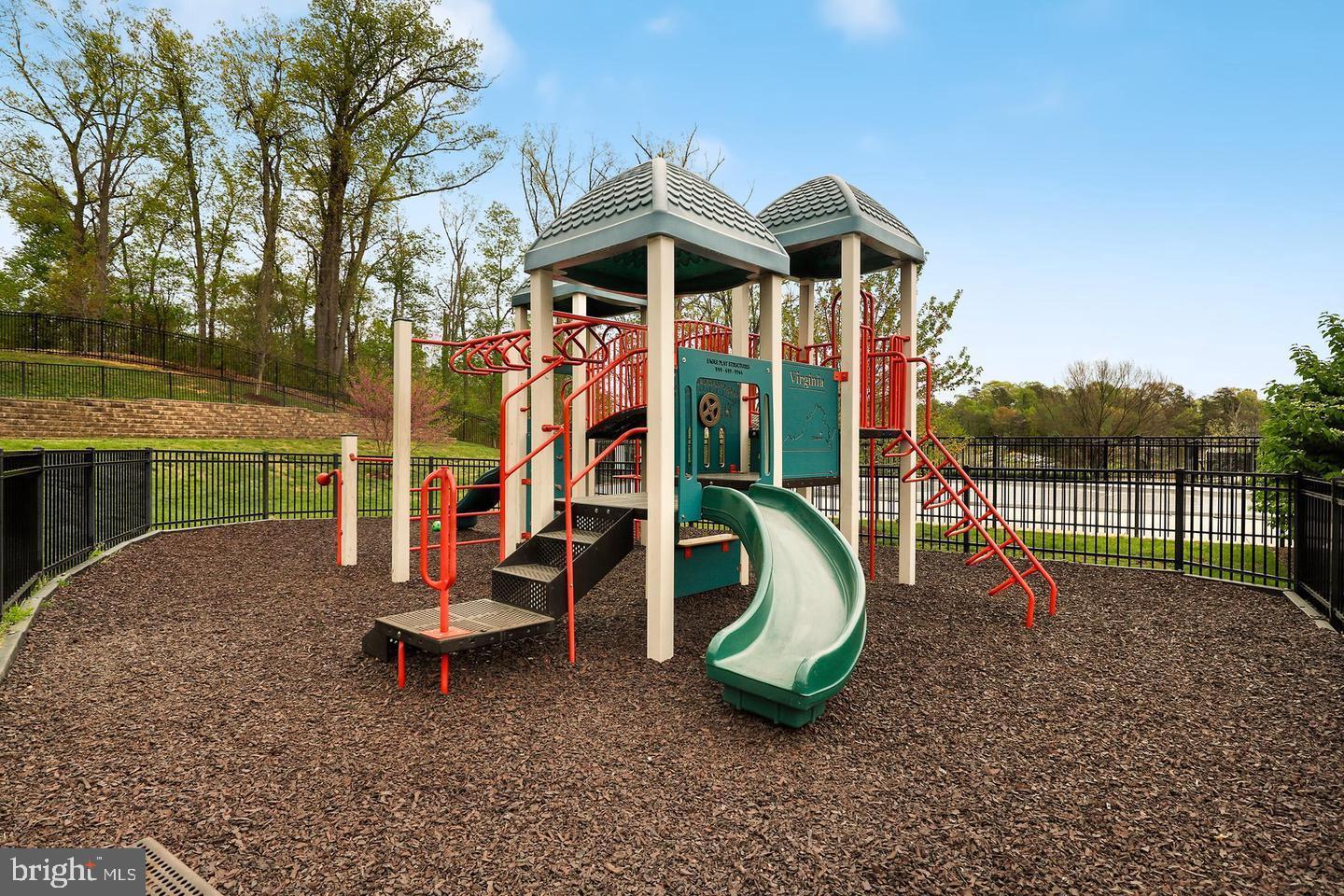 POTOMAC CLUB - Residential