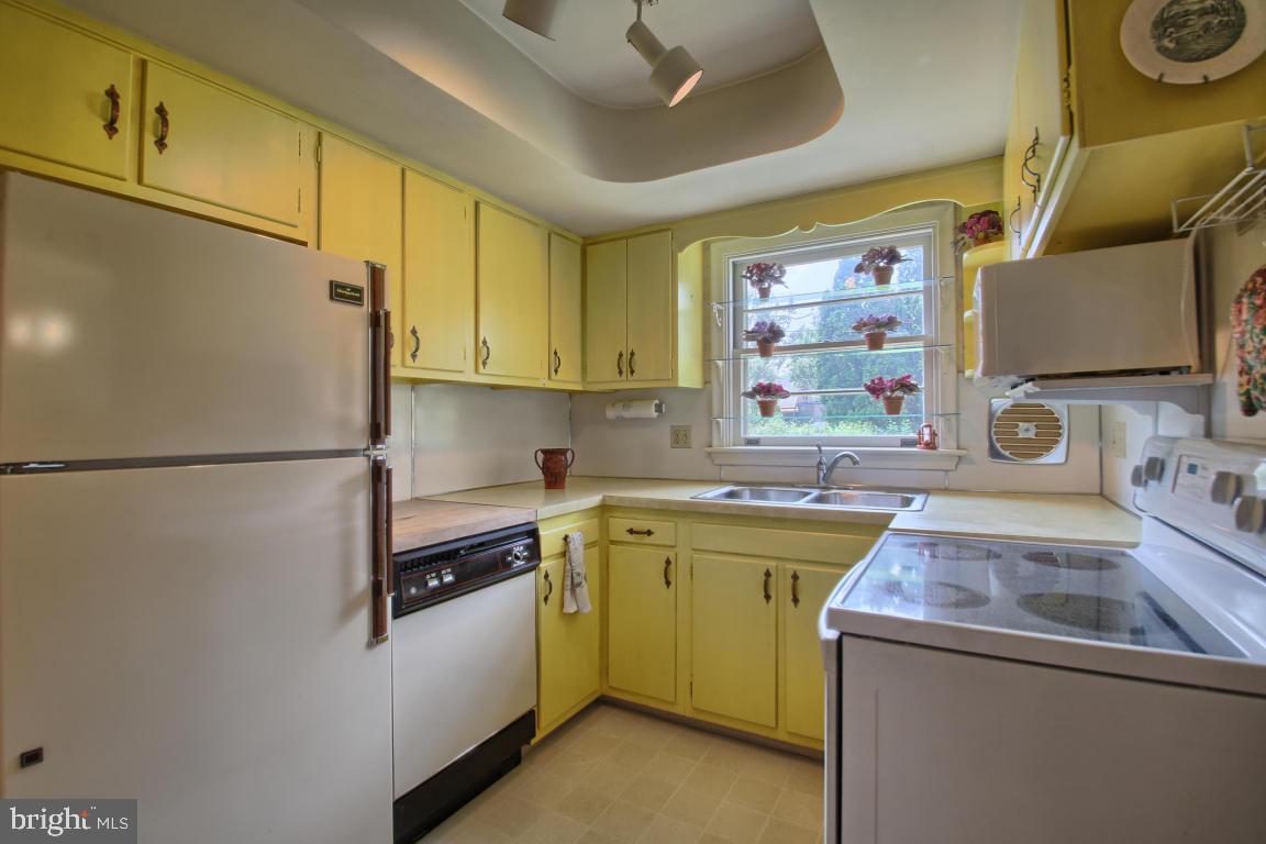 BEVERLY ESTATES - Residential