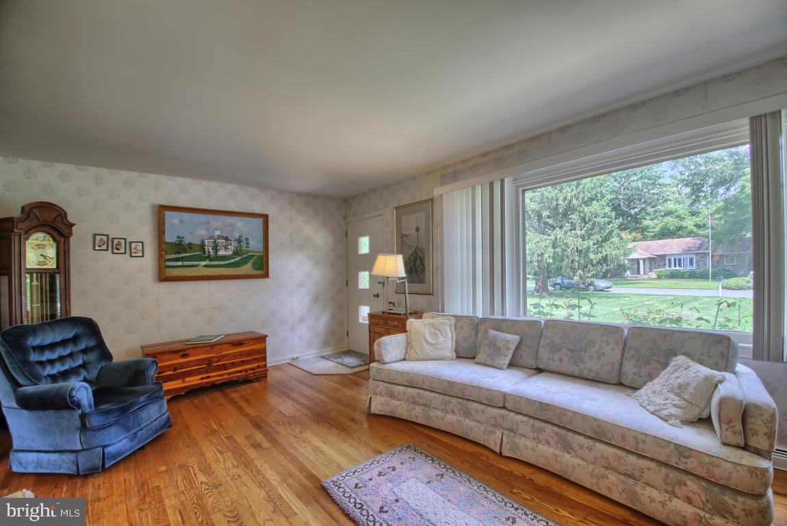 BEVERLY ESTATES - Residential