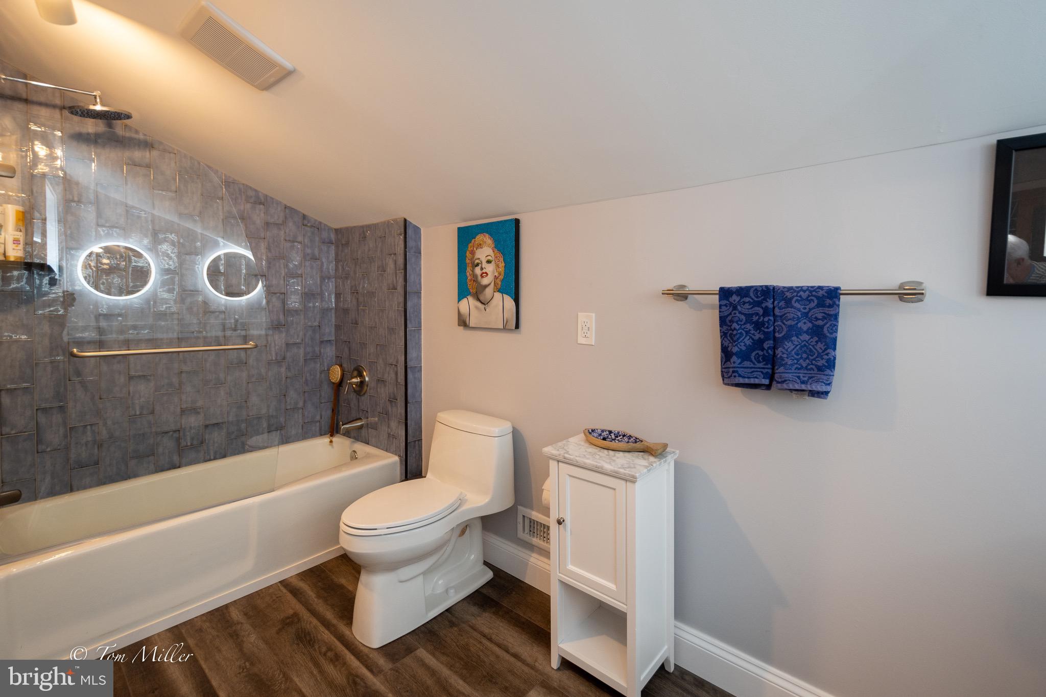 CAPE MAY MANOR - Residential