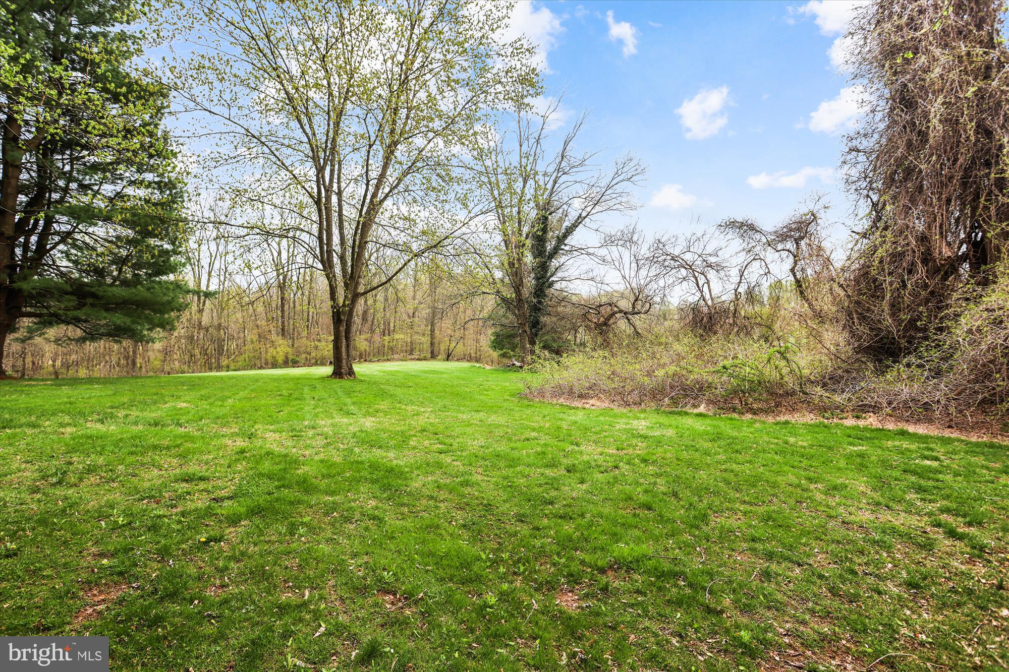 DELLABROOKE FOREST - Residential