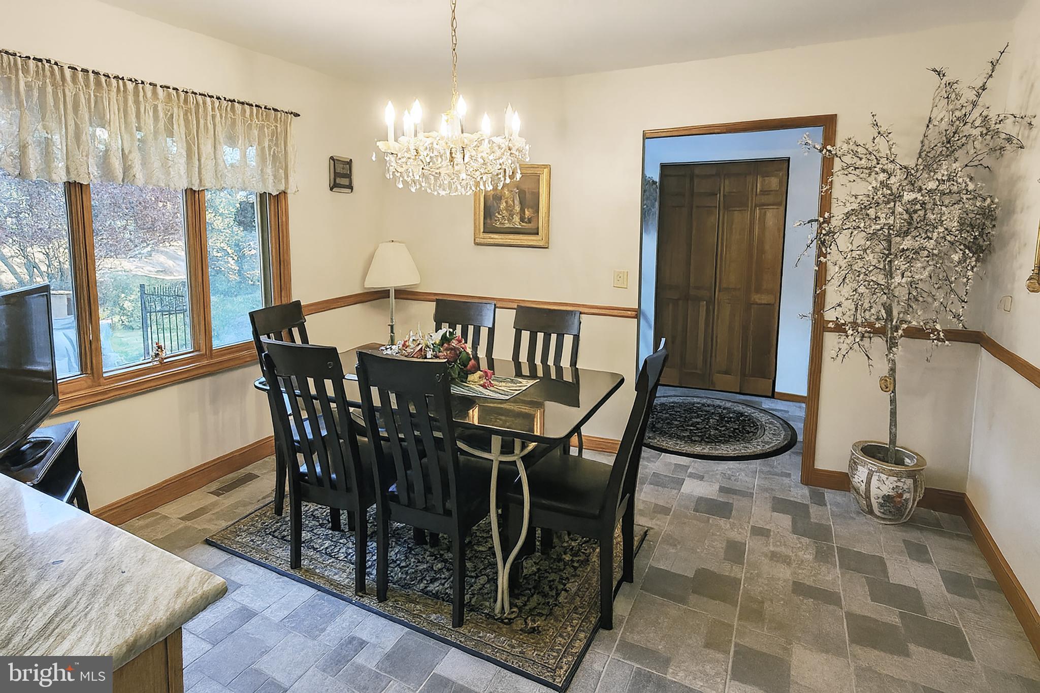 DELLABROOKE FOREST - Residential