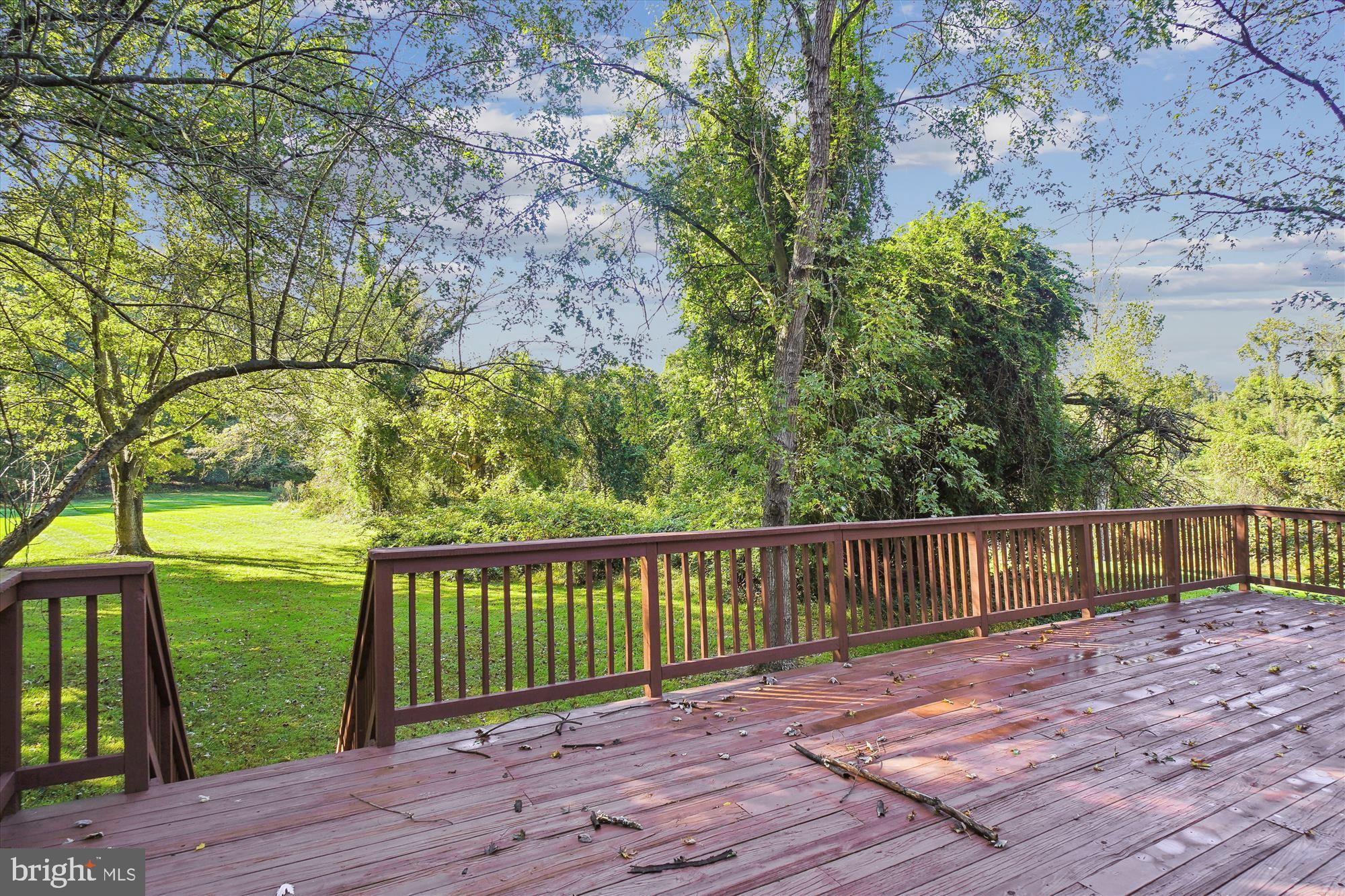 DELLABROOKE FOREST - Residential