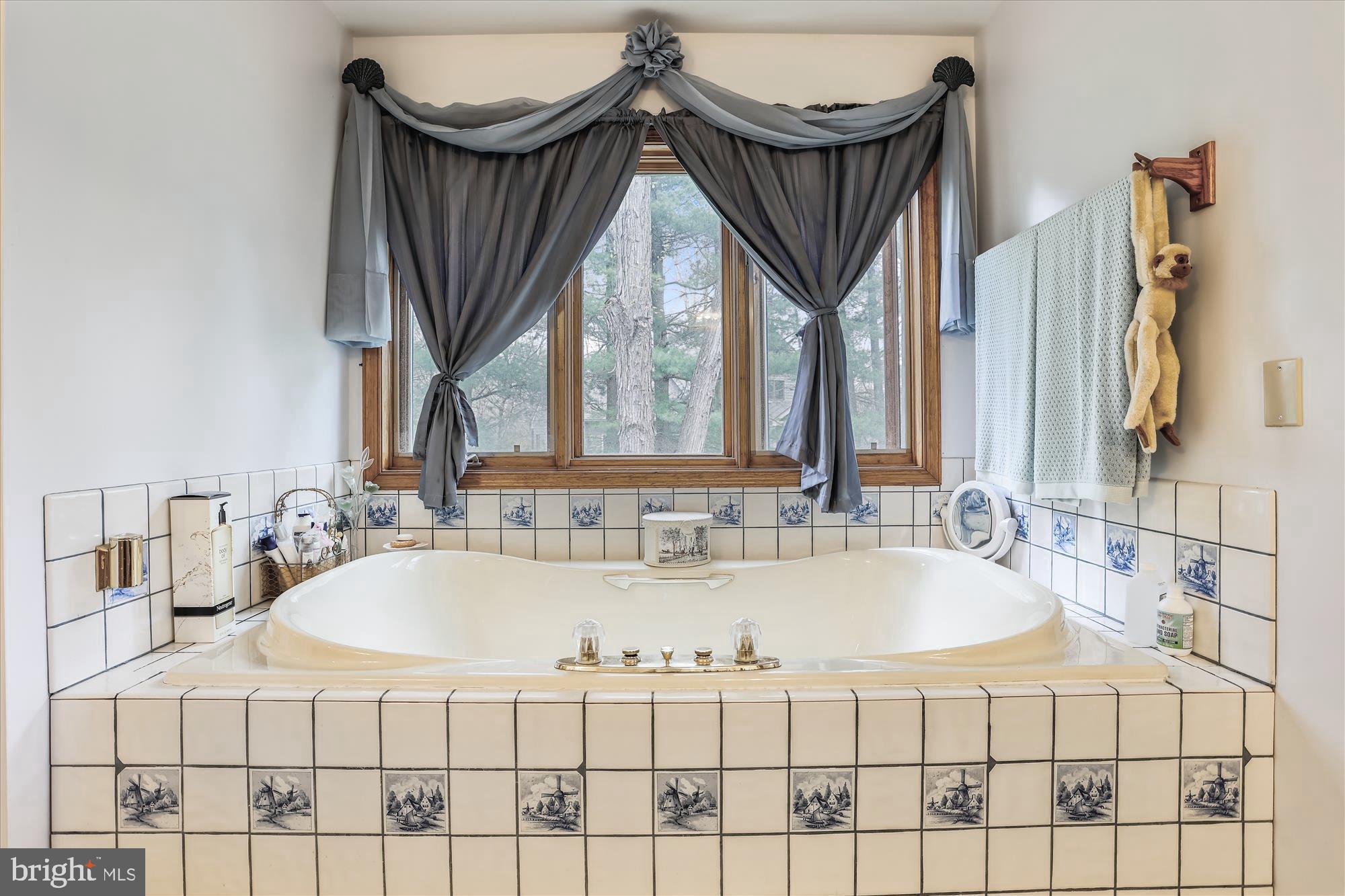 DELLABROOKE FOREST - Residential