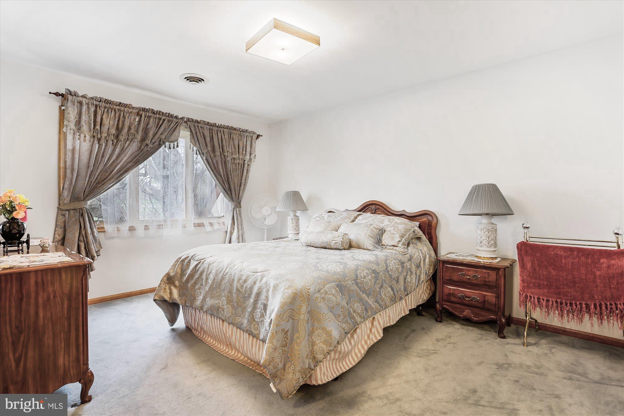 DELLABROOKE FOREST - Residential